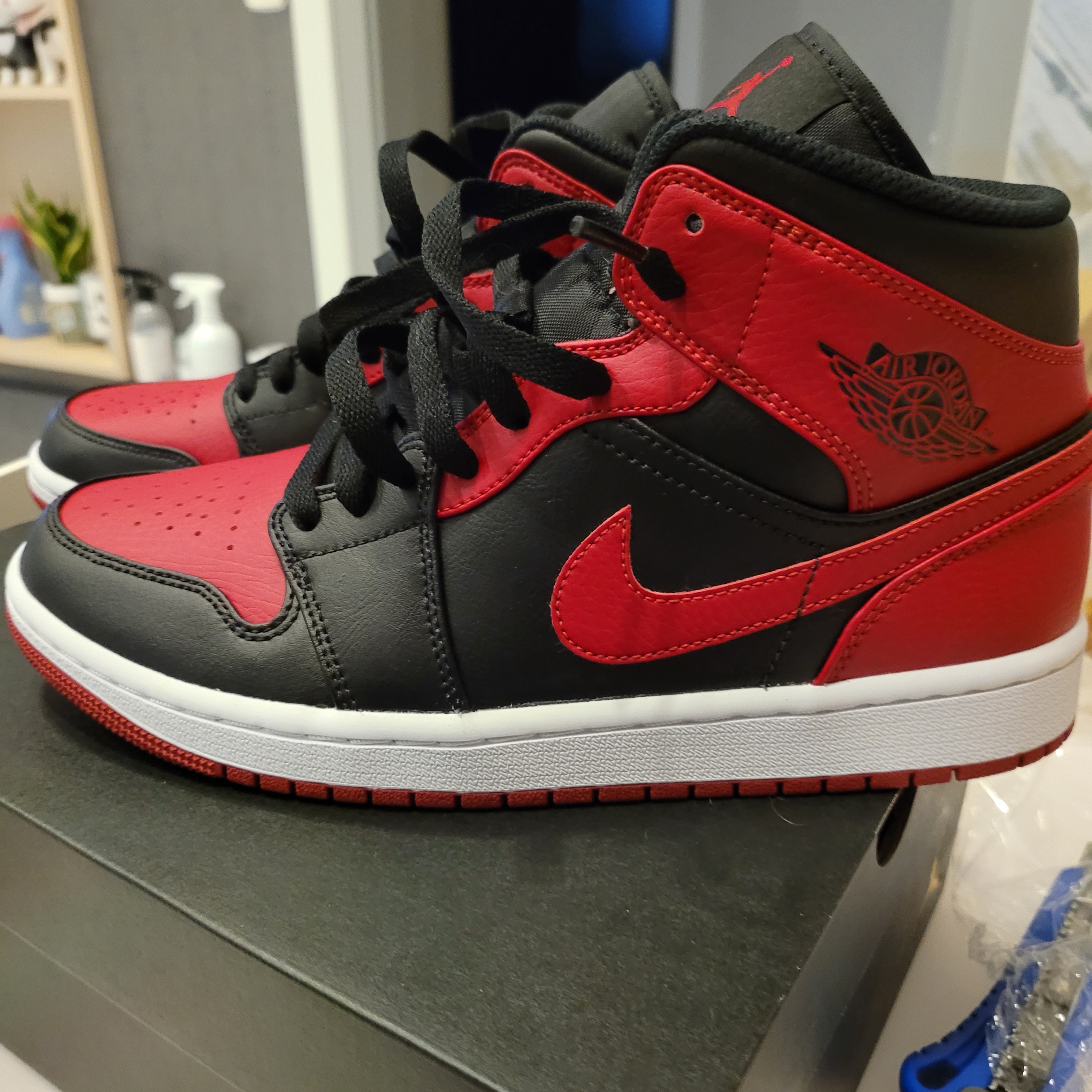Jordan 1 Mid Bred Banned 2020 착용 스타일