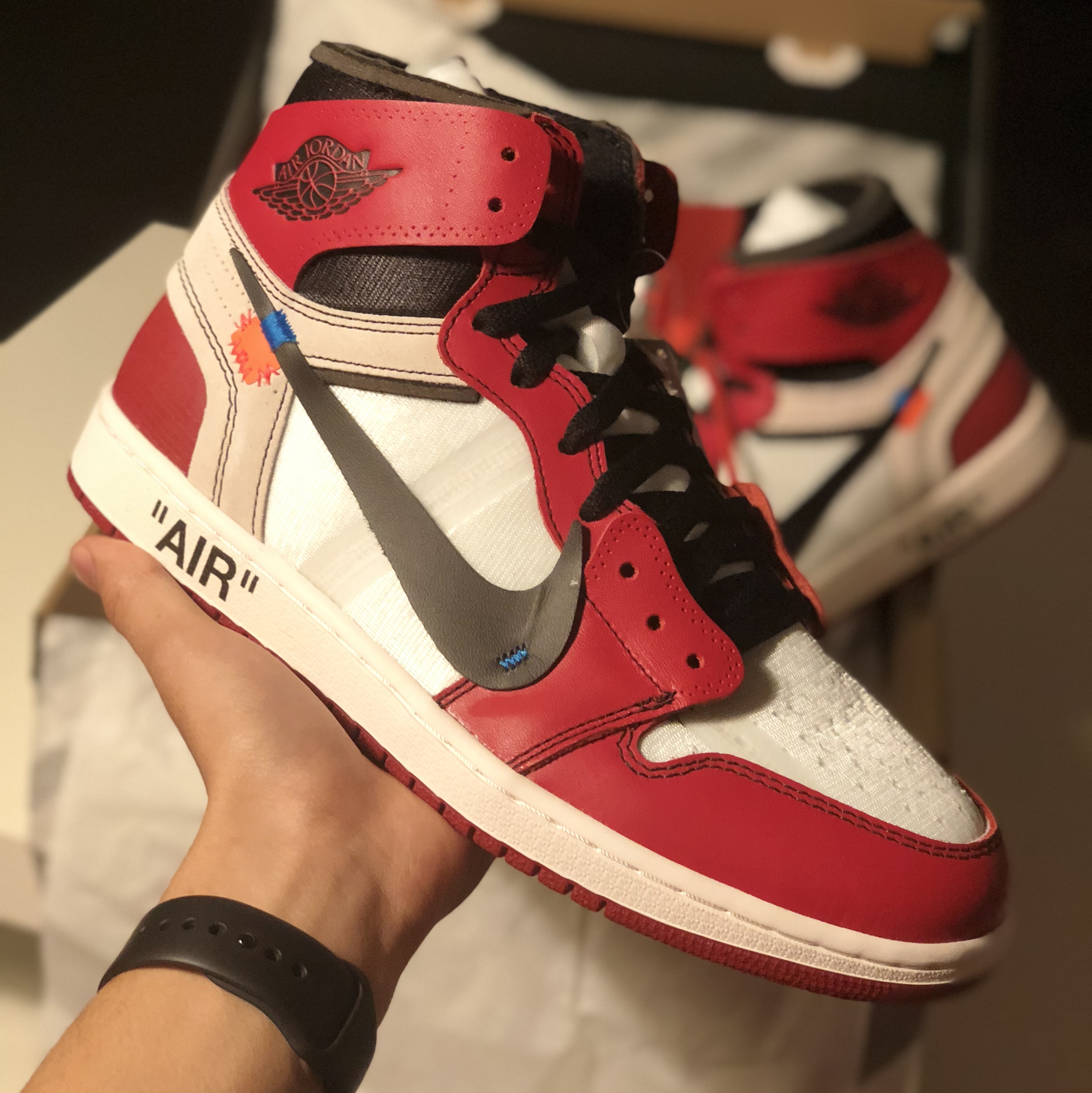 Jordan 1 x Off-White Retro High Chicago The Ten 착용 스타일 - 2