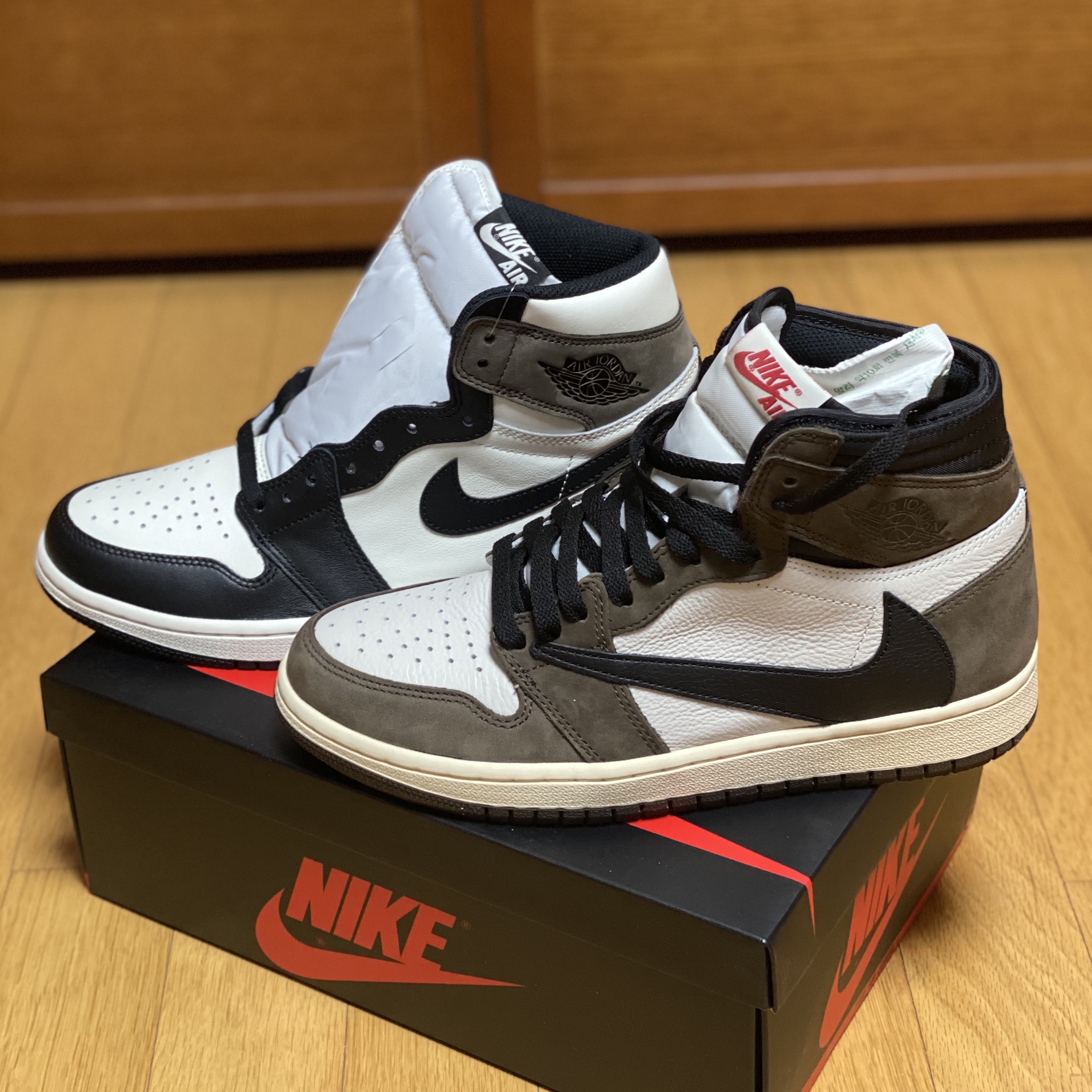 Jordan 1 x Travis Scott Retro High OG SP Mocha, Jordan 1 Retro High OG Black Mocha 착용 스타일 - 2