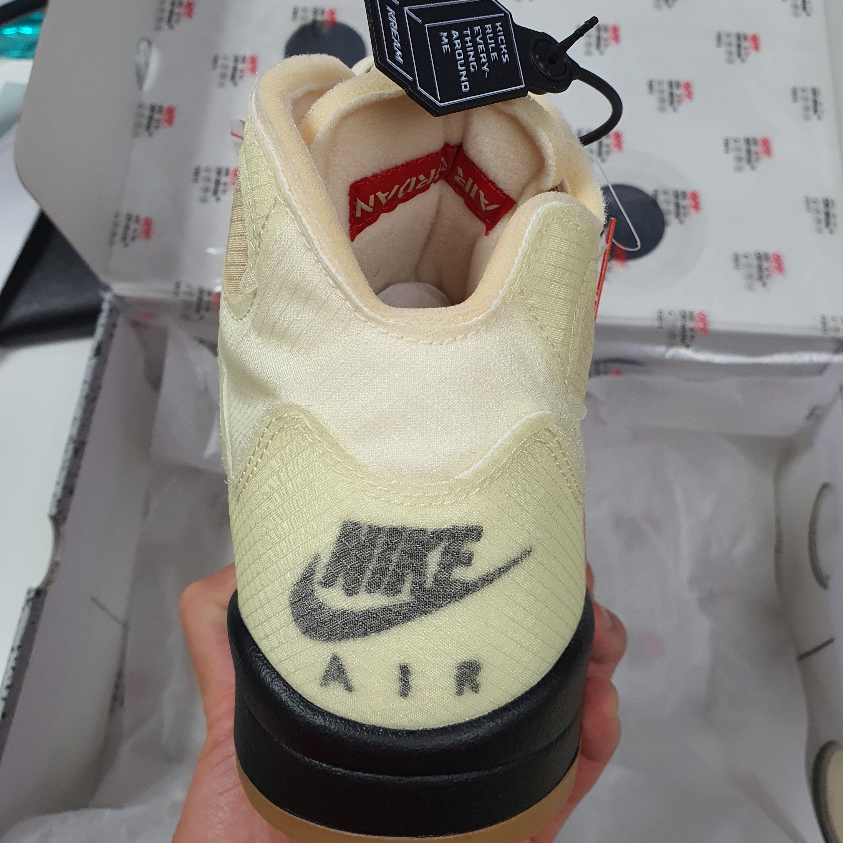 Jordan 5 x Off-White Retro SP Sail Fire Red 착용 스타일 - 5