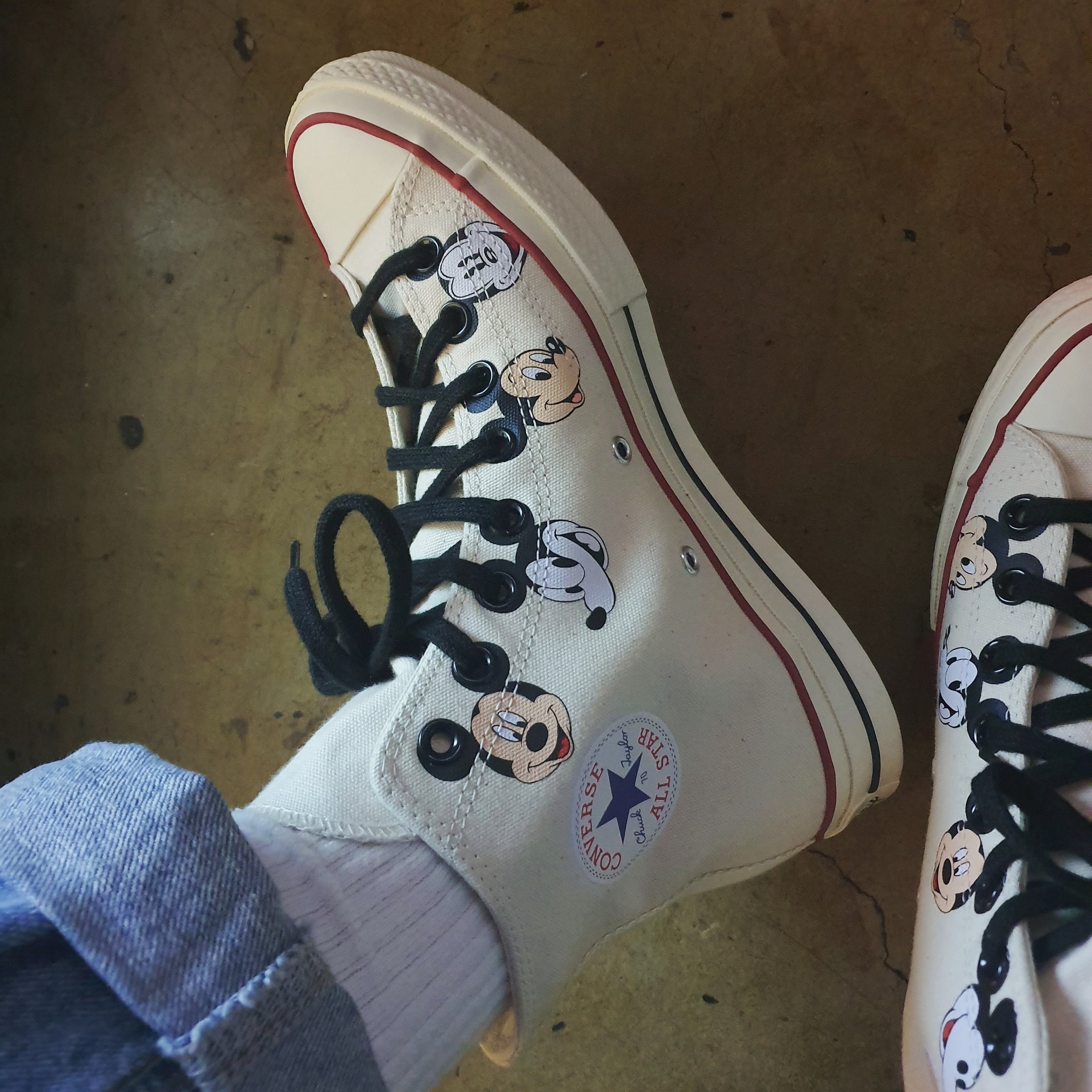 Converse x Kith x Disney Chuck 70 Hi Egret 착용 스타일