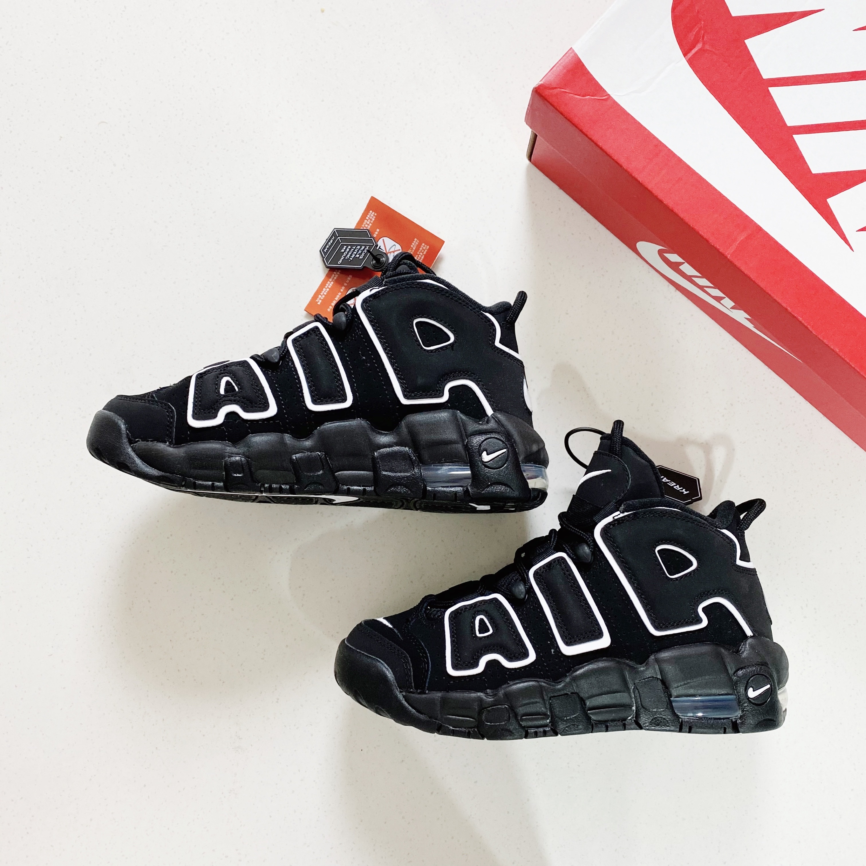 (GS) Nike Air More Uptempo Black White 2020, Nike Air More Uptempo Black White 2020 착용 스타일 - 2