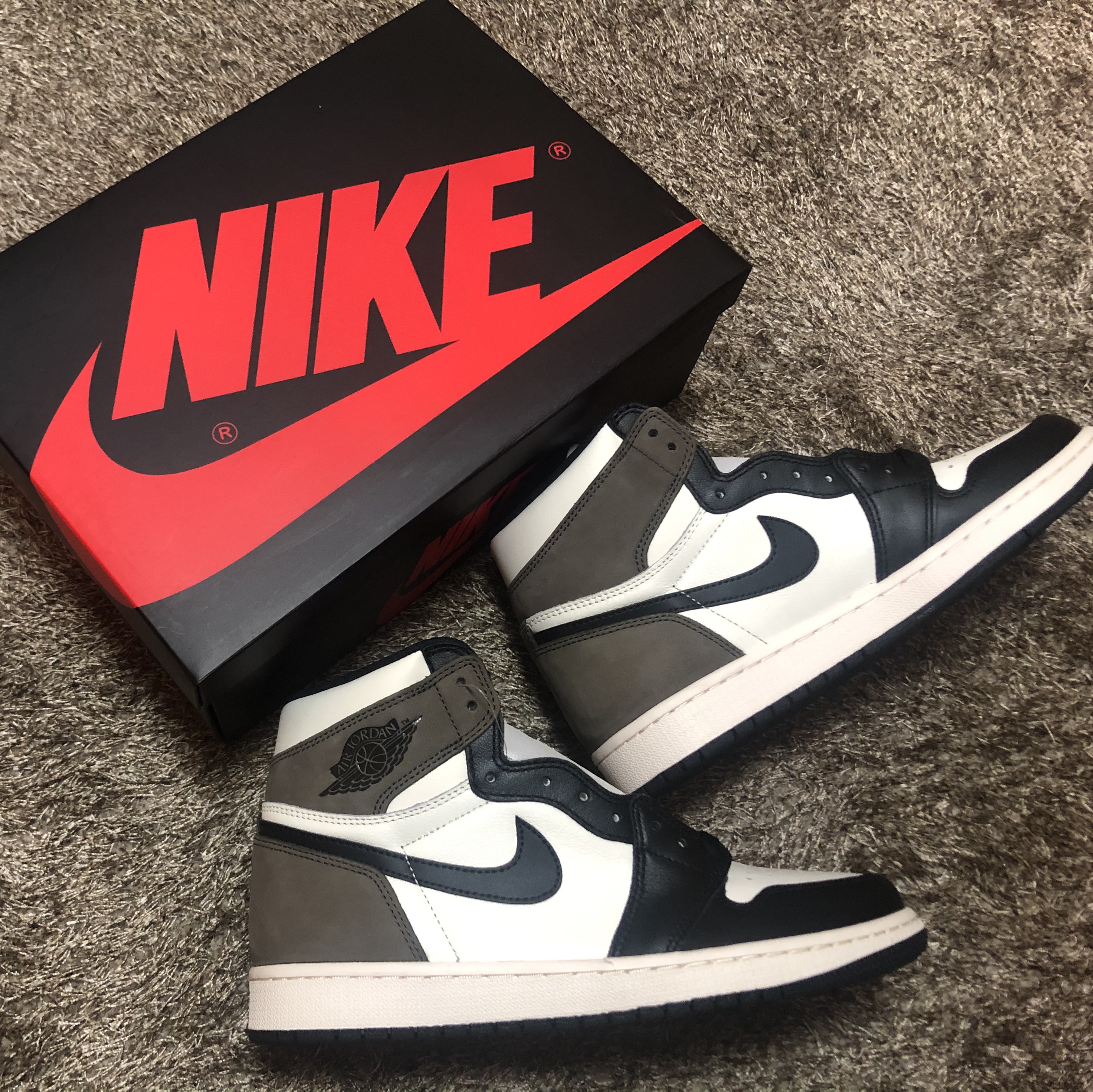 Jordan 1 Retro High OG Black Mocha 착용 스타일