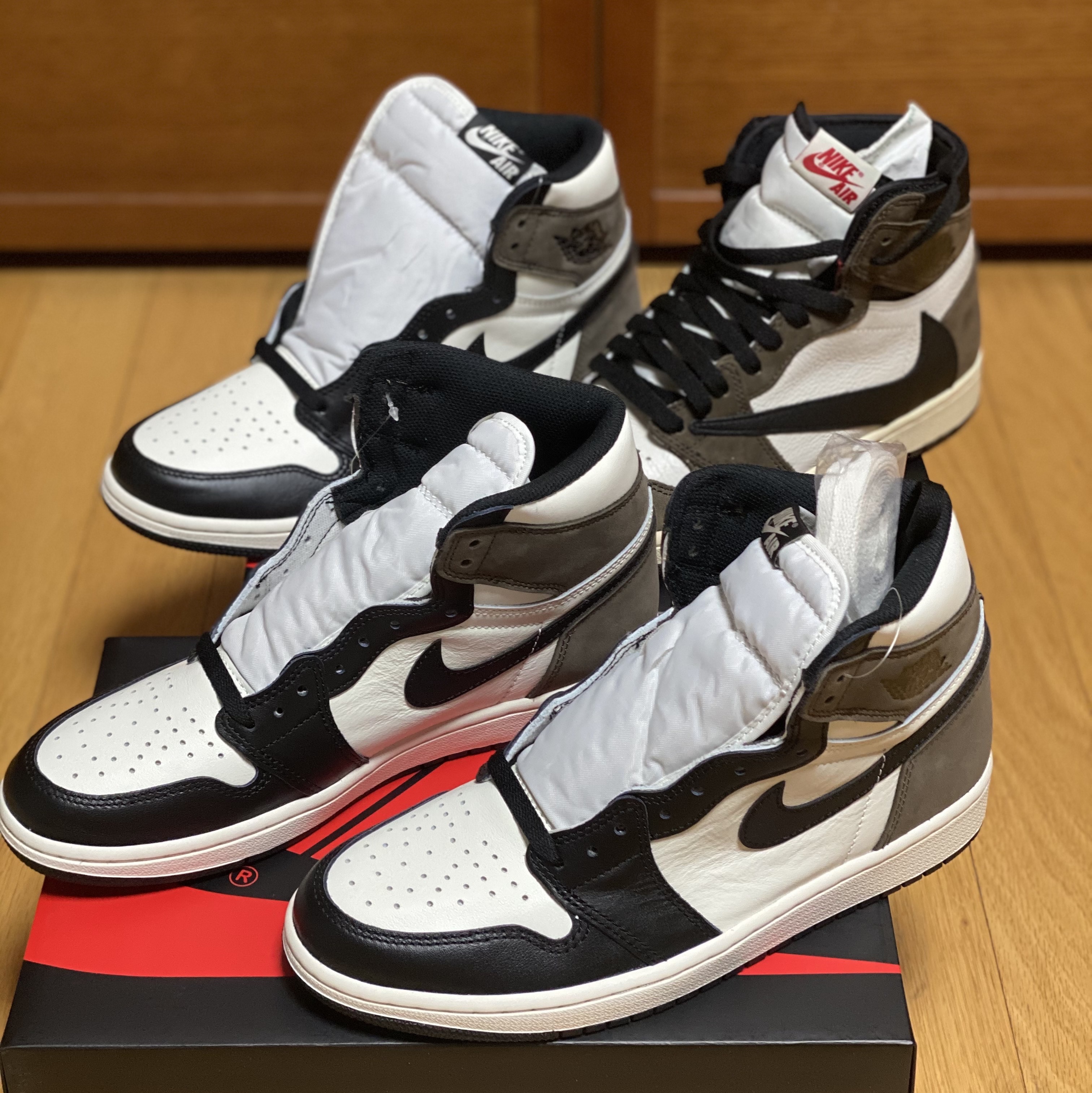 Jordan 1 x Travis Scott Retro High OG SP Mocha, Jordan 1 Retro High OG Black Mocha 착용 스타일 - 1