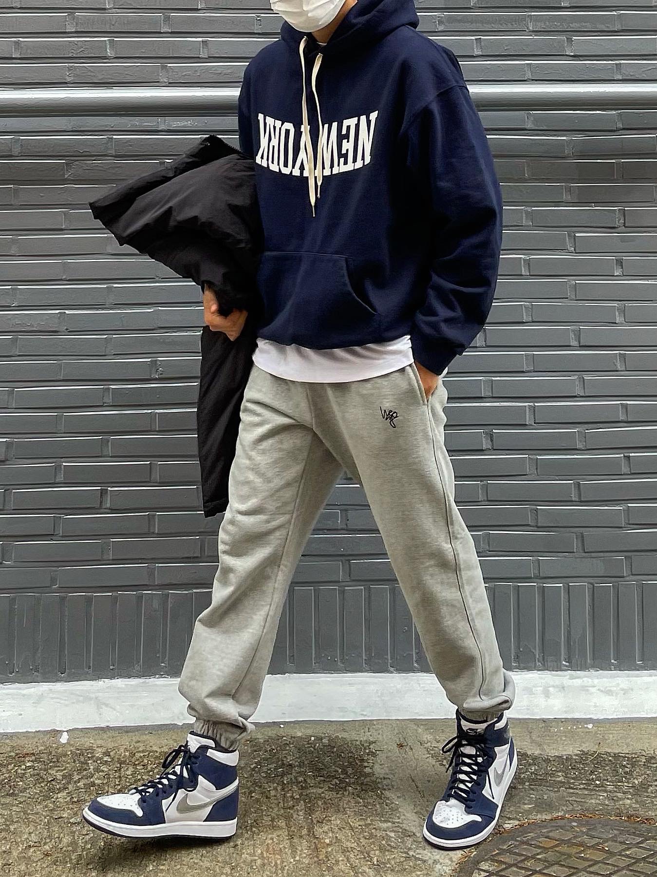 Jordan 1 Retro High OG CO.JP Midnight Navy 착용 스타일 - 2