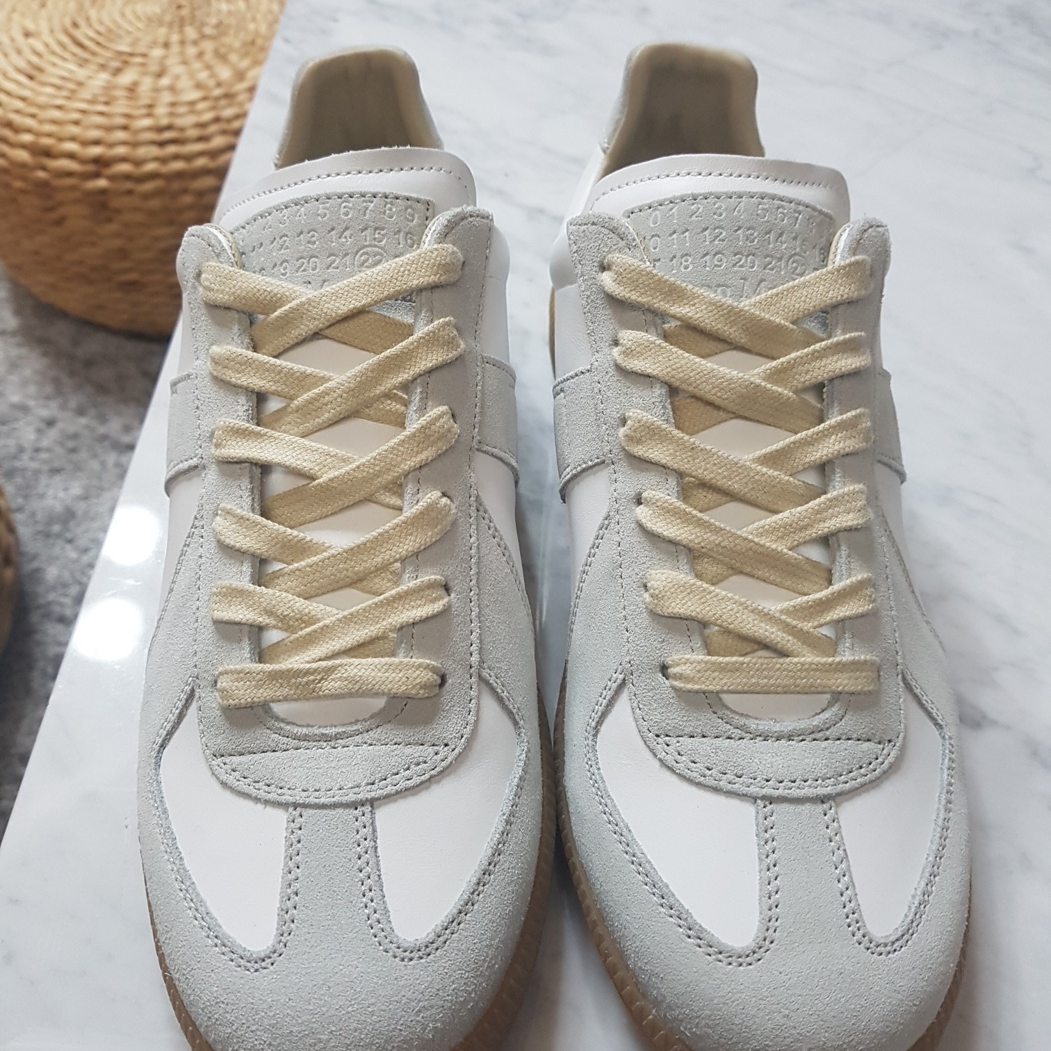 Maison Margiela Calfskin Replica Sneakers 착용 스타일 - 1