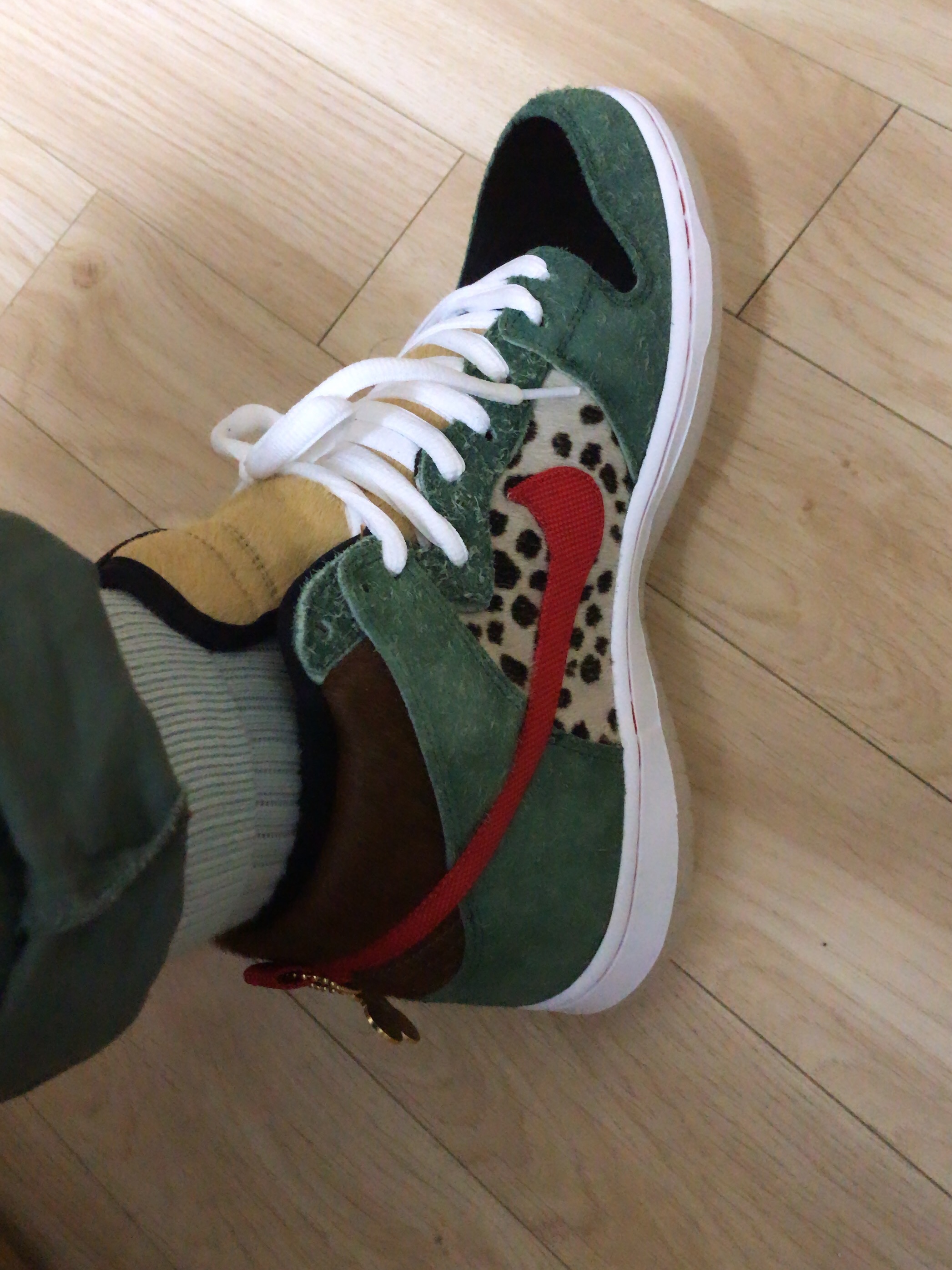 Jordan 4 x Travis Scott Retro Cactus Jack, Jordan 1 x Off-White Retro High Chicago The Ten 착용 스타일 - 4