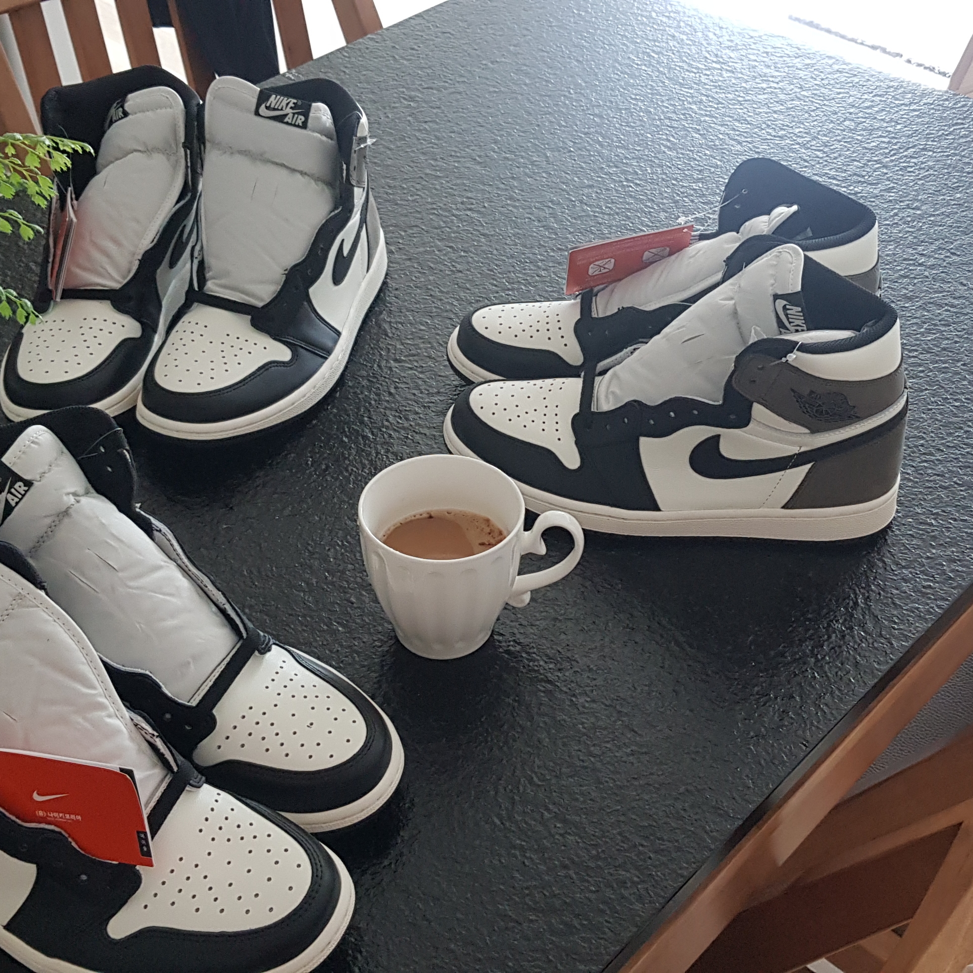 Jordan 1 Retro High OG Black Mocha 착용 스타일