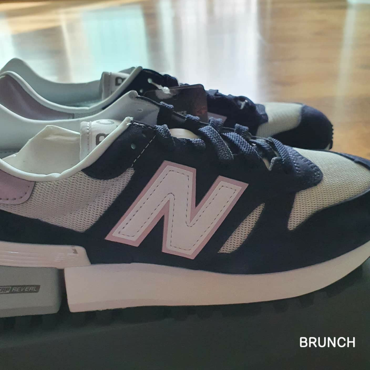 New Balance R_C 1300 Navy Pigment 착용 스타일 - 1