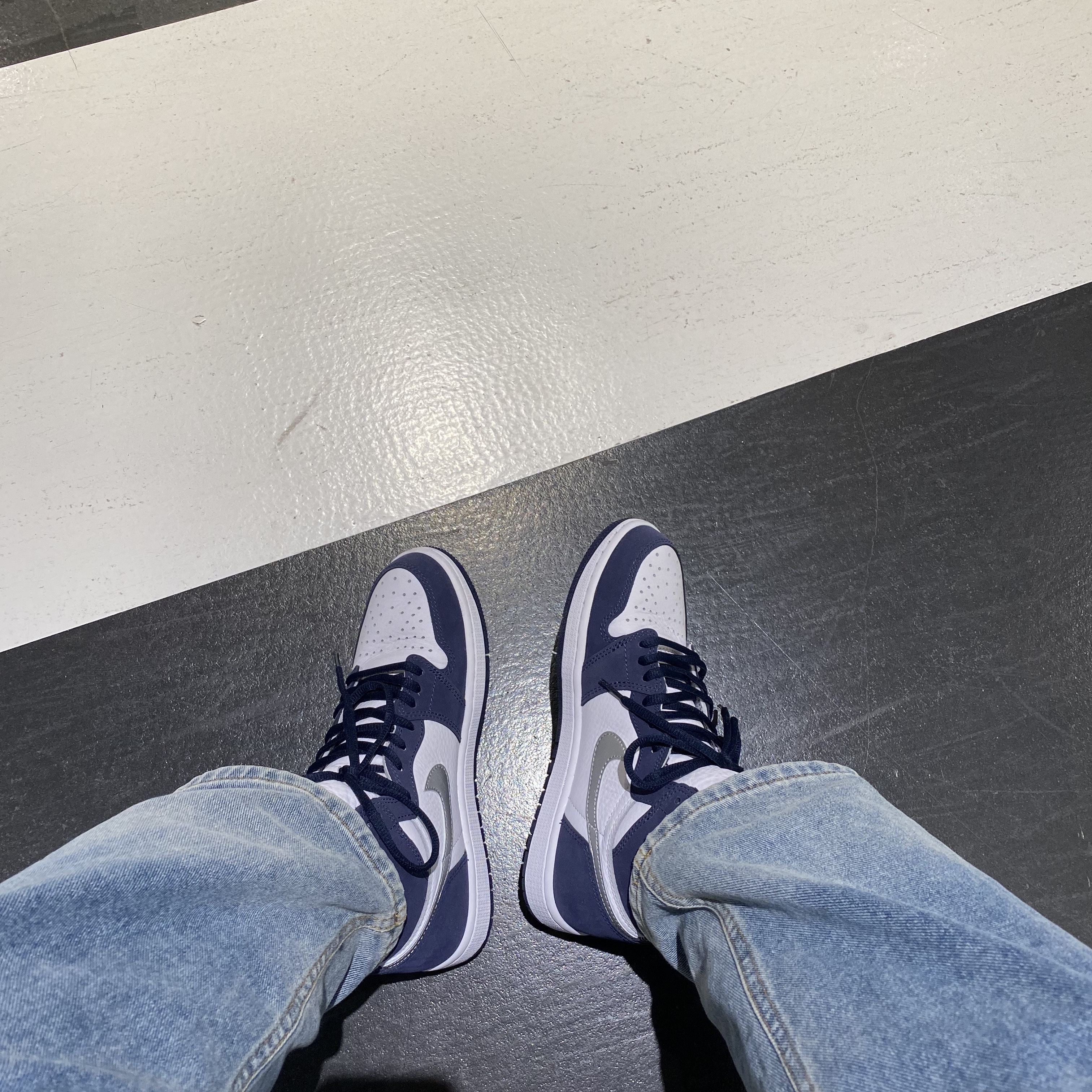 Jordan 1 Retro High OG CO.JP Midnight Navy 착용 스타일 - 1