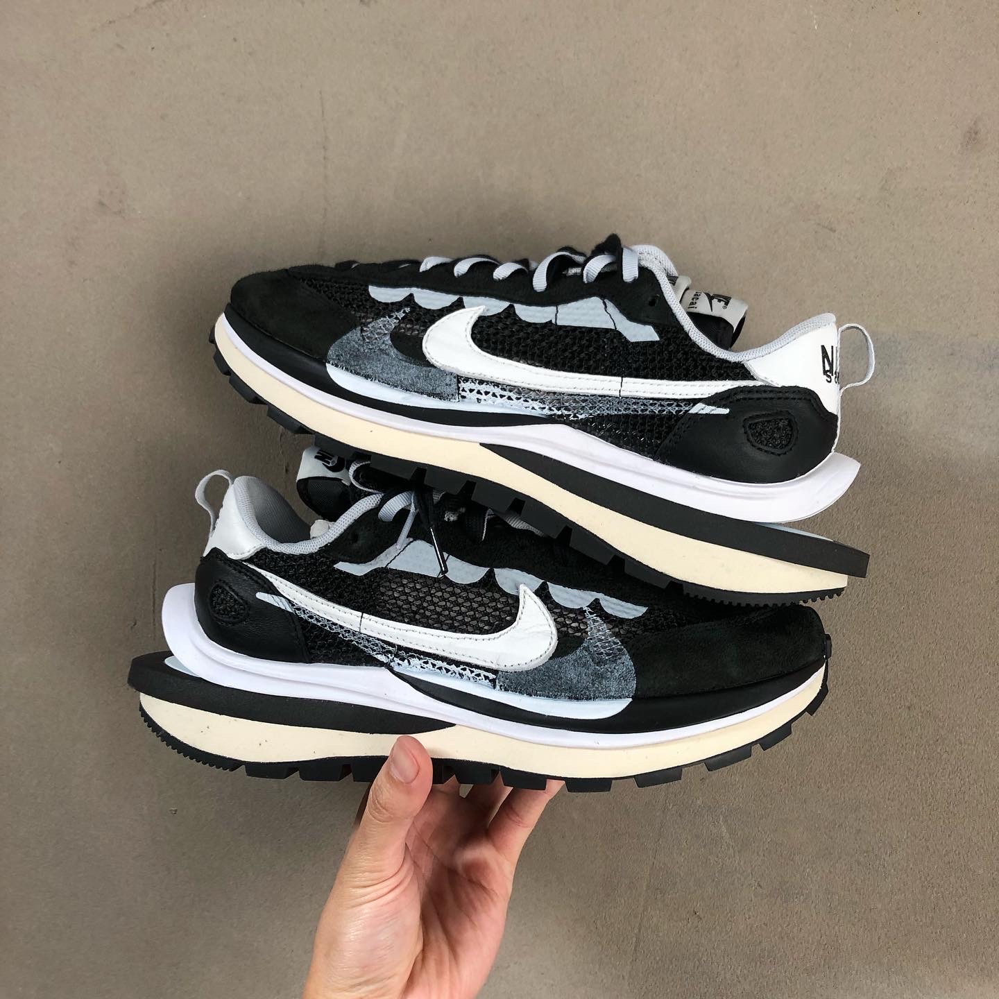 Nike x Sacai VaporWaffle Black White 착용 스타일