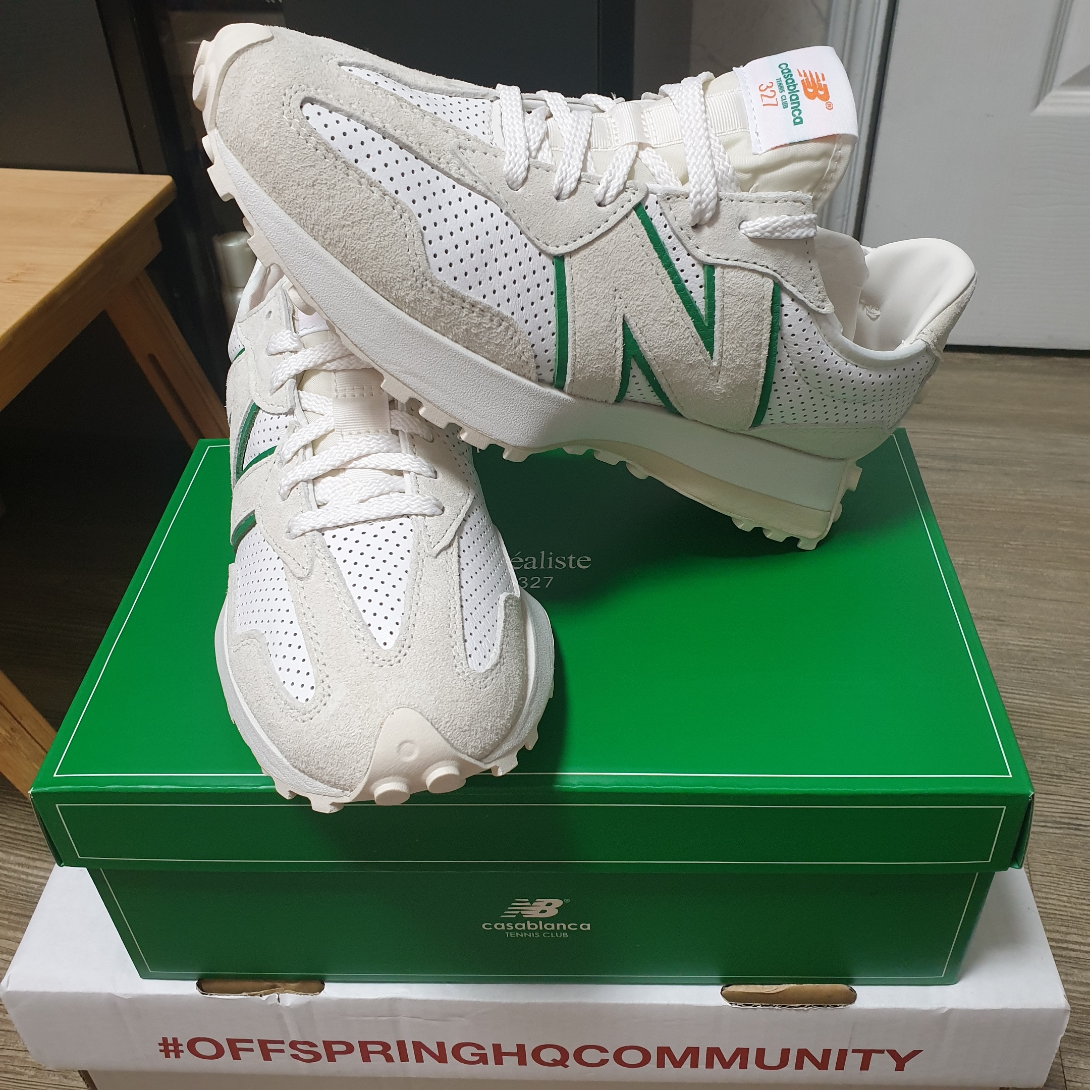 New Balance x Casablanca 327 Idealist Off White Green 착용 스타일
