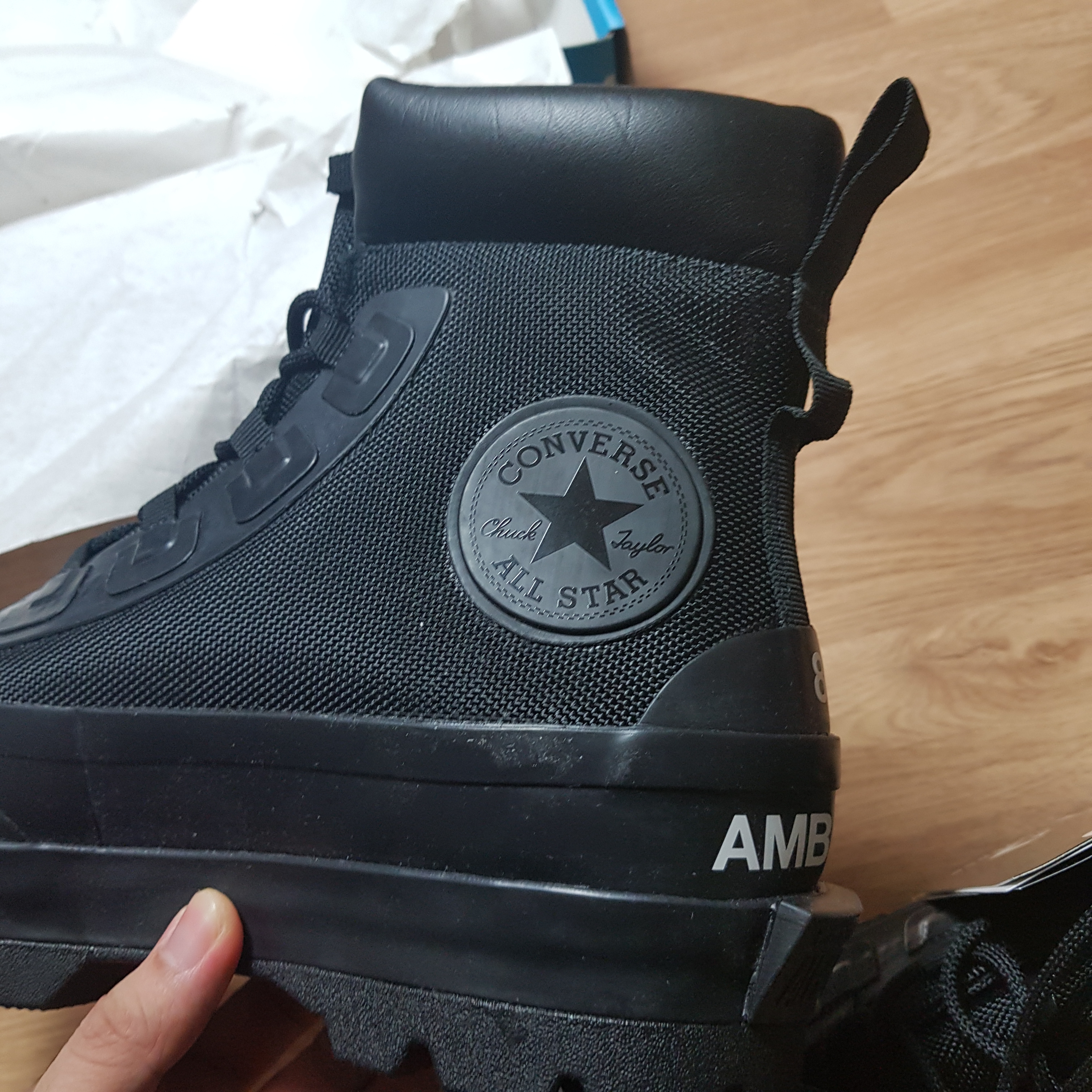 Converse x Ambush Chuck Taylor All Star Duck Boot Black 착용 스타일 - 1