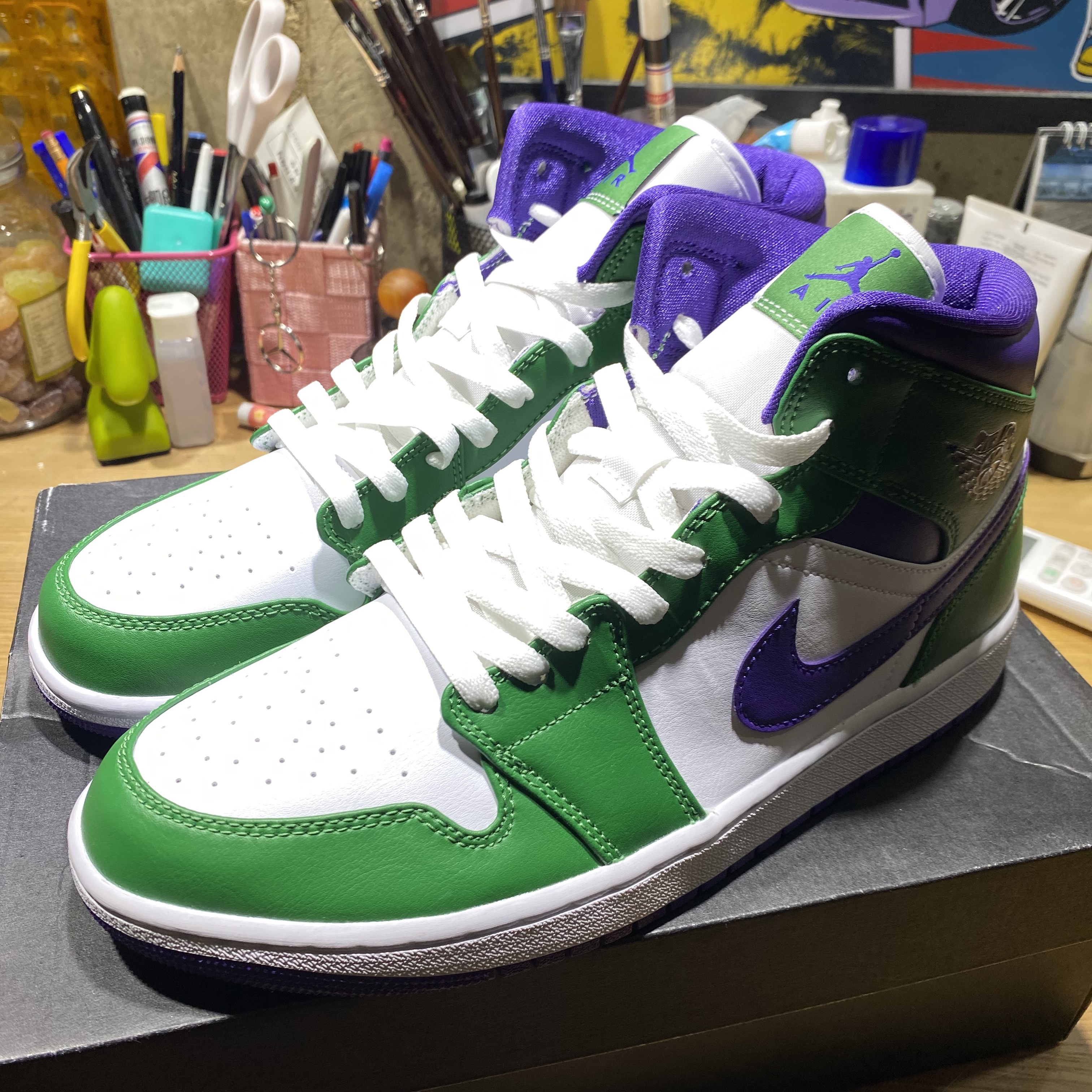 Jordan 1 Mid Incredible Hulk 착용 스타일