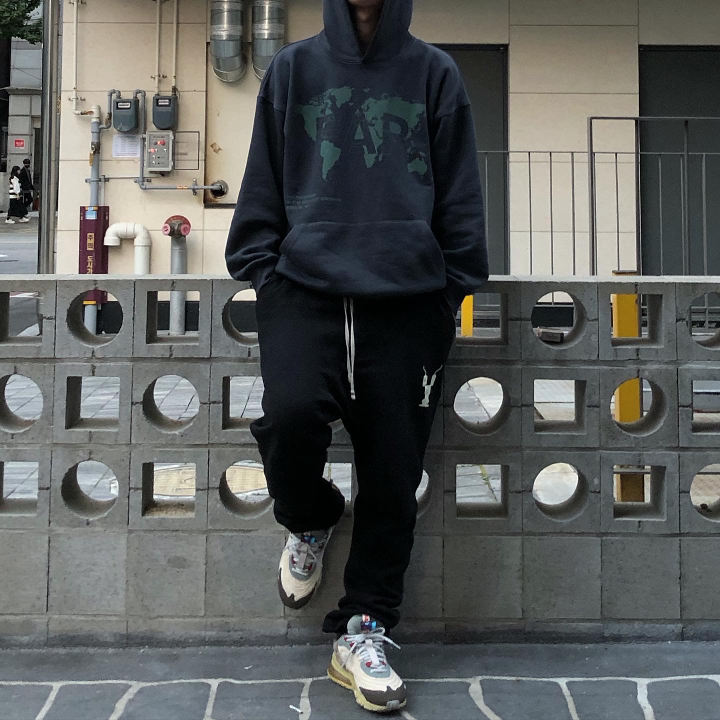 Nike x Travis Scott Air Max 270 React Cactus Trails 착용 스타일