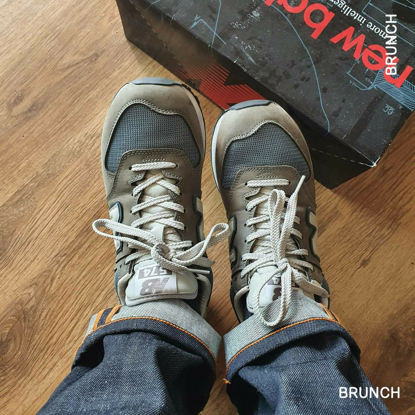 New Balance 574 Grey Day (1300JP) 착용 스타일 - 3