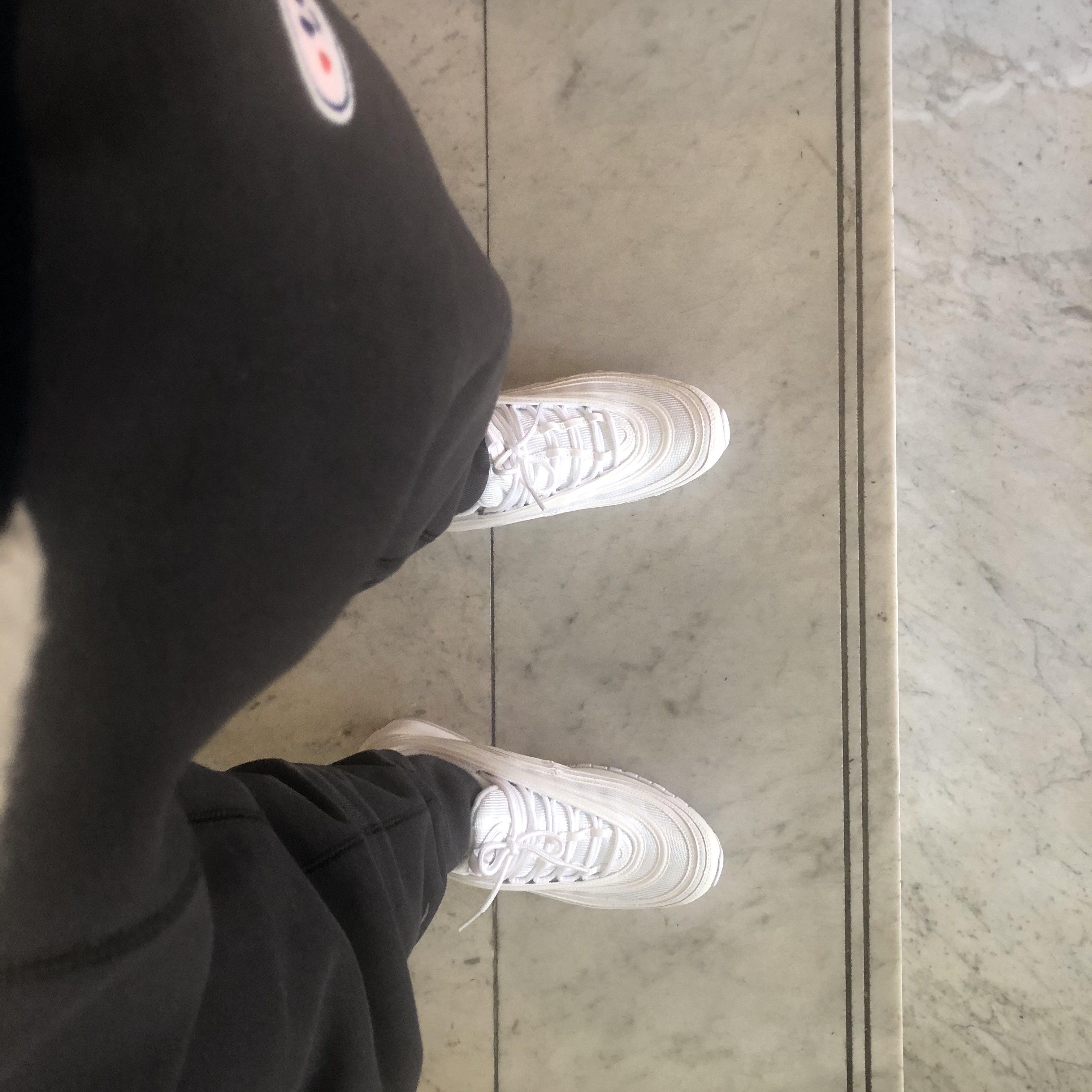 Nike Air Max 97 Triple White Wolf Grey 착용 스타일 - 1