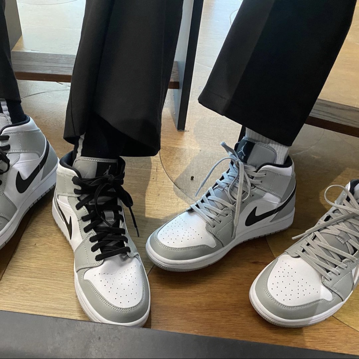 Jordan 1 Mid Light Smoke Grey 착용 스타일