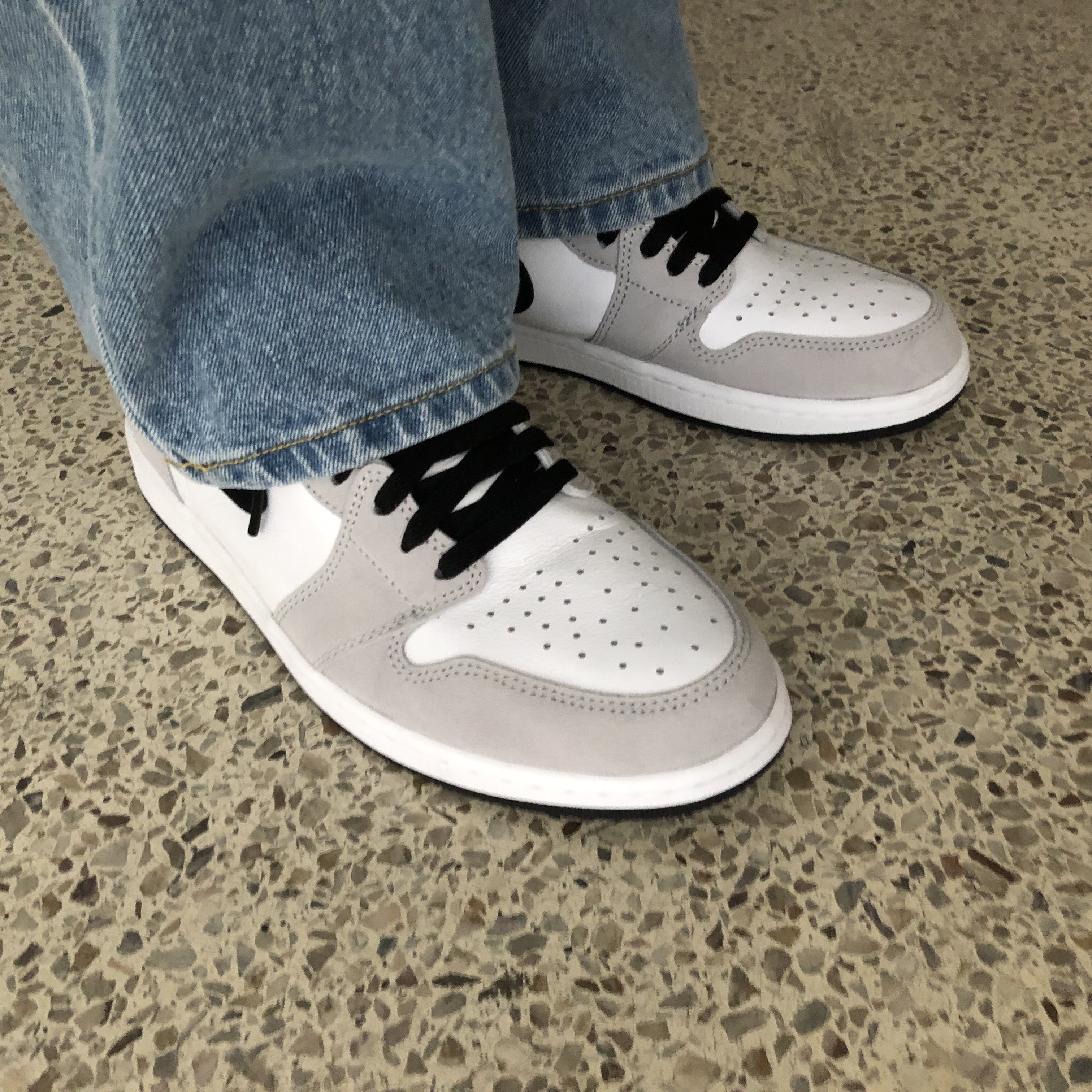 Jordan 1 Retro High OG Light Smoke Grey 착용 스타일