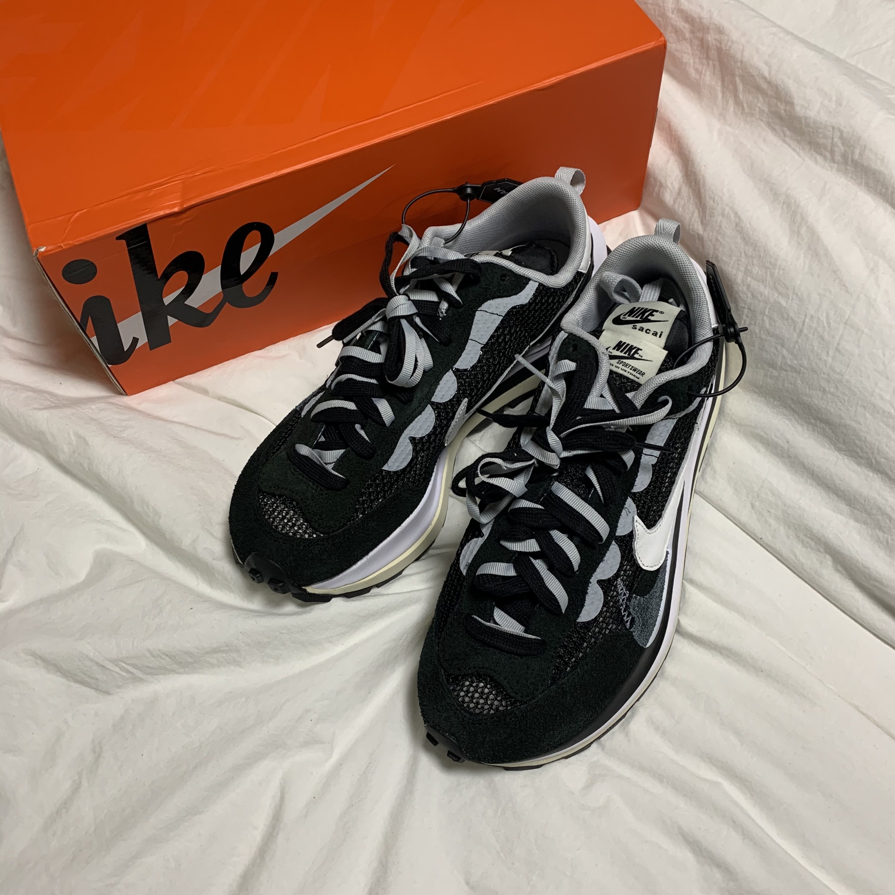 Nike x Sacai VaporWaffle Black White 착용 스타일