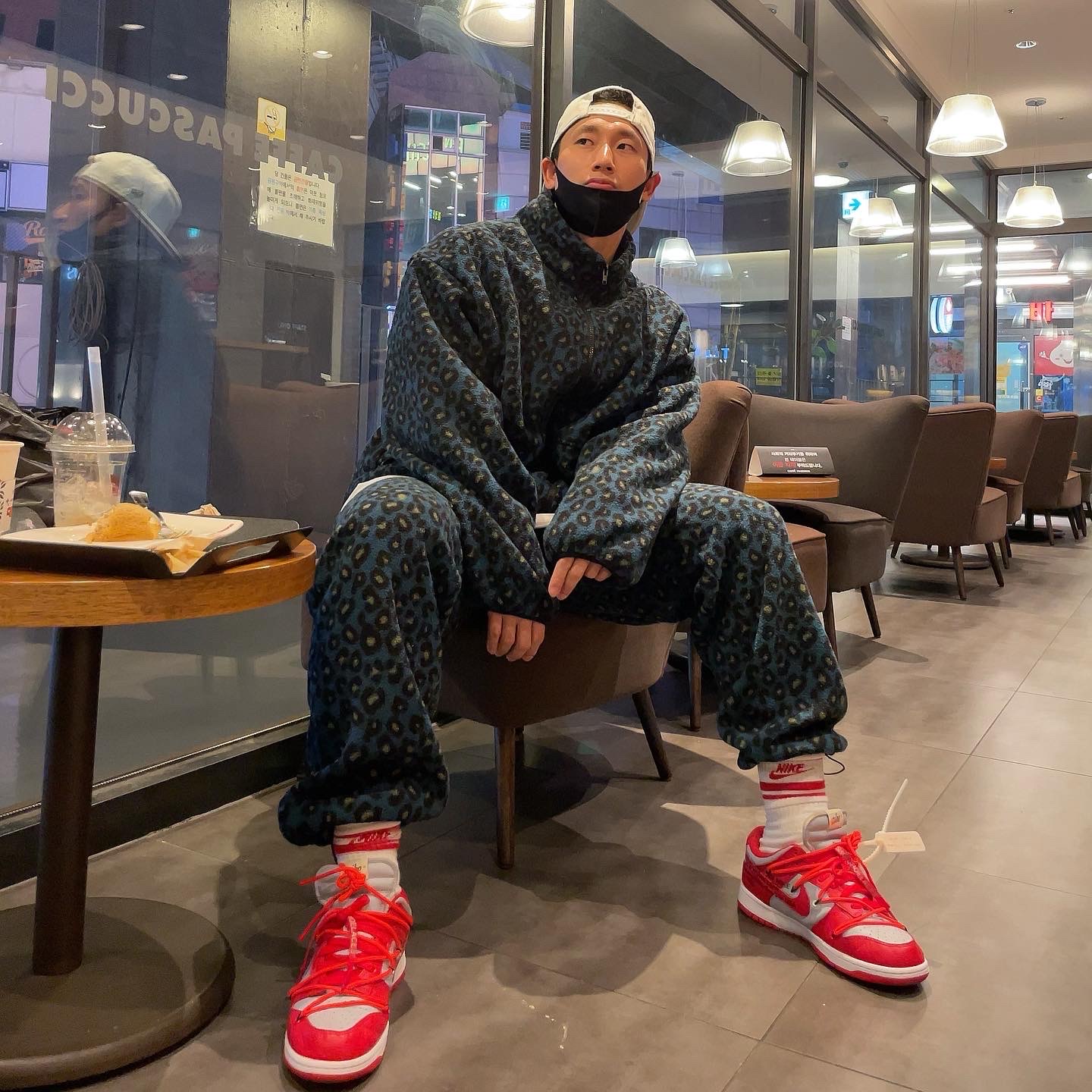 Nike x Off-White Dunk Low University Red 착용 스타일