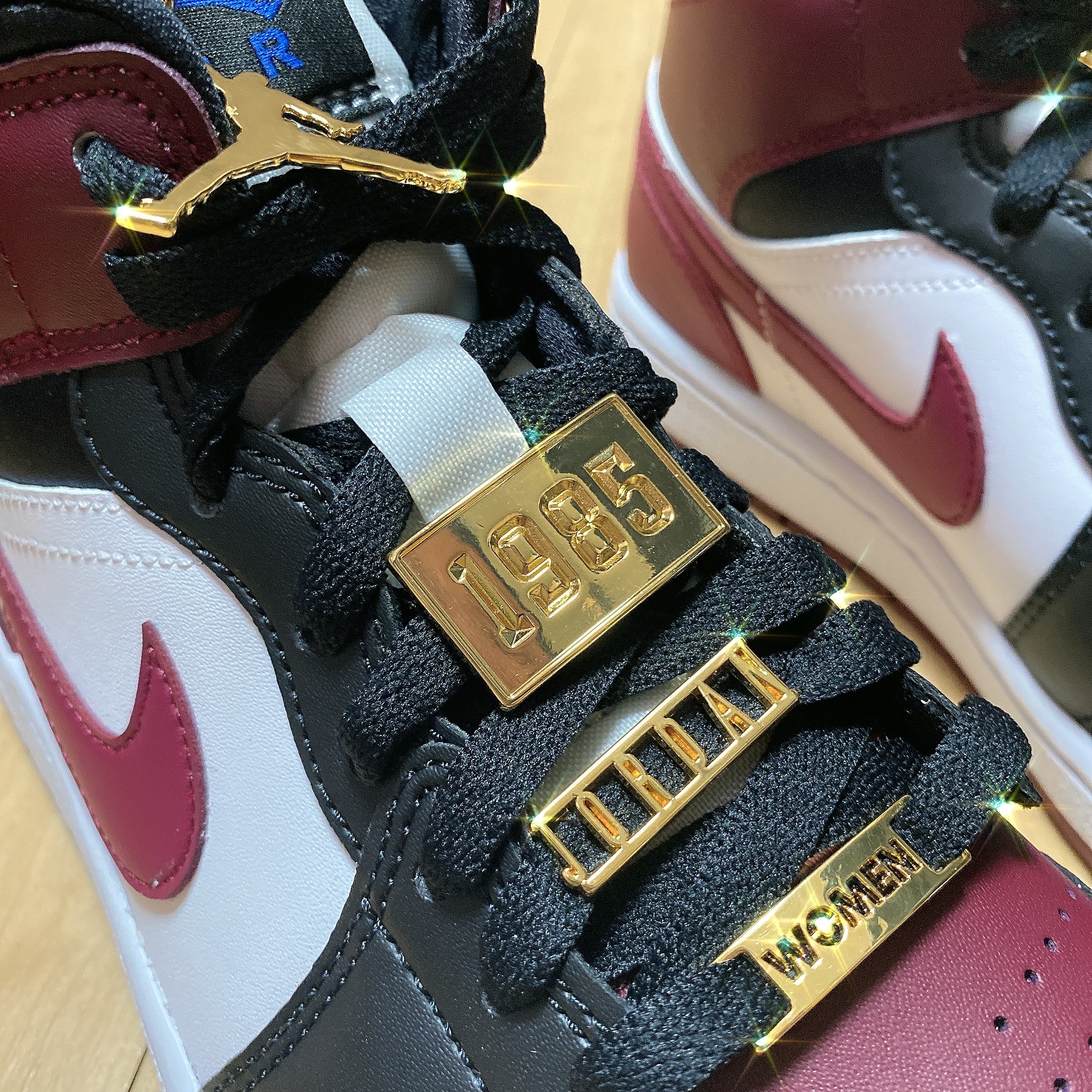 (W) Jordan 1 Mid SE Dark Beetroot 착용 스타일 - 1