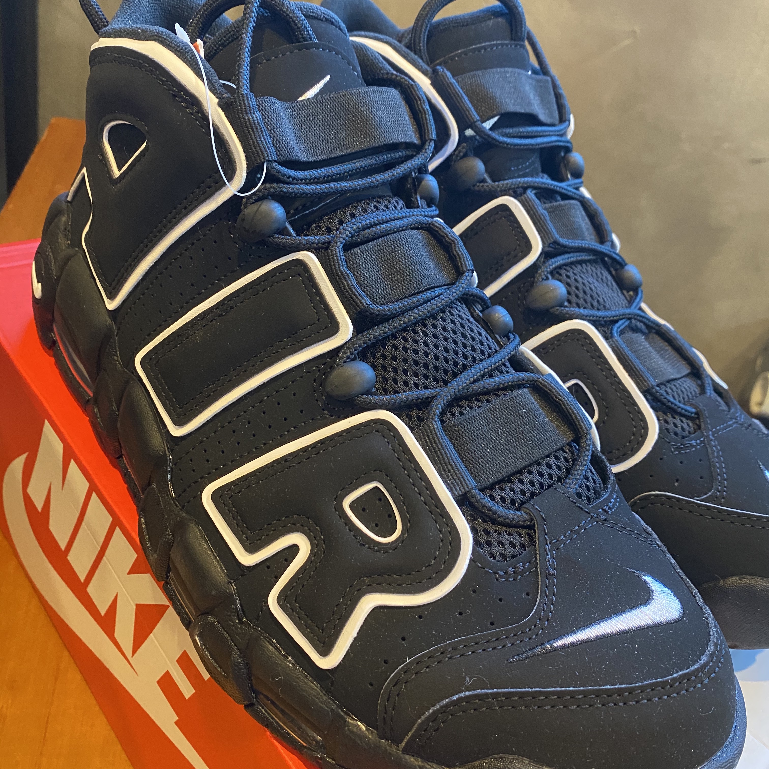 Nike Air More Uptempo Black White 2020 착용 스타일