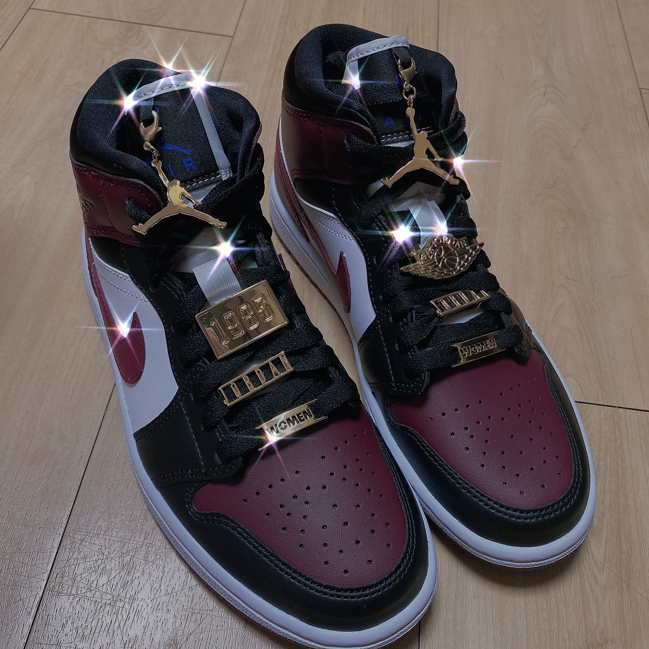 (W) Jordan 1 Mid SE Dark Beetroot 착용 스타일 - 2