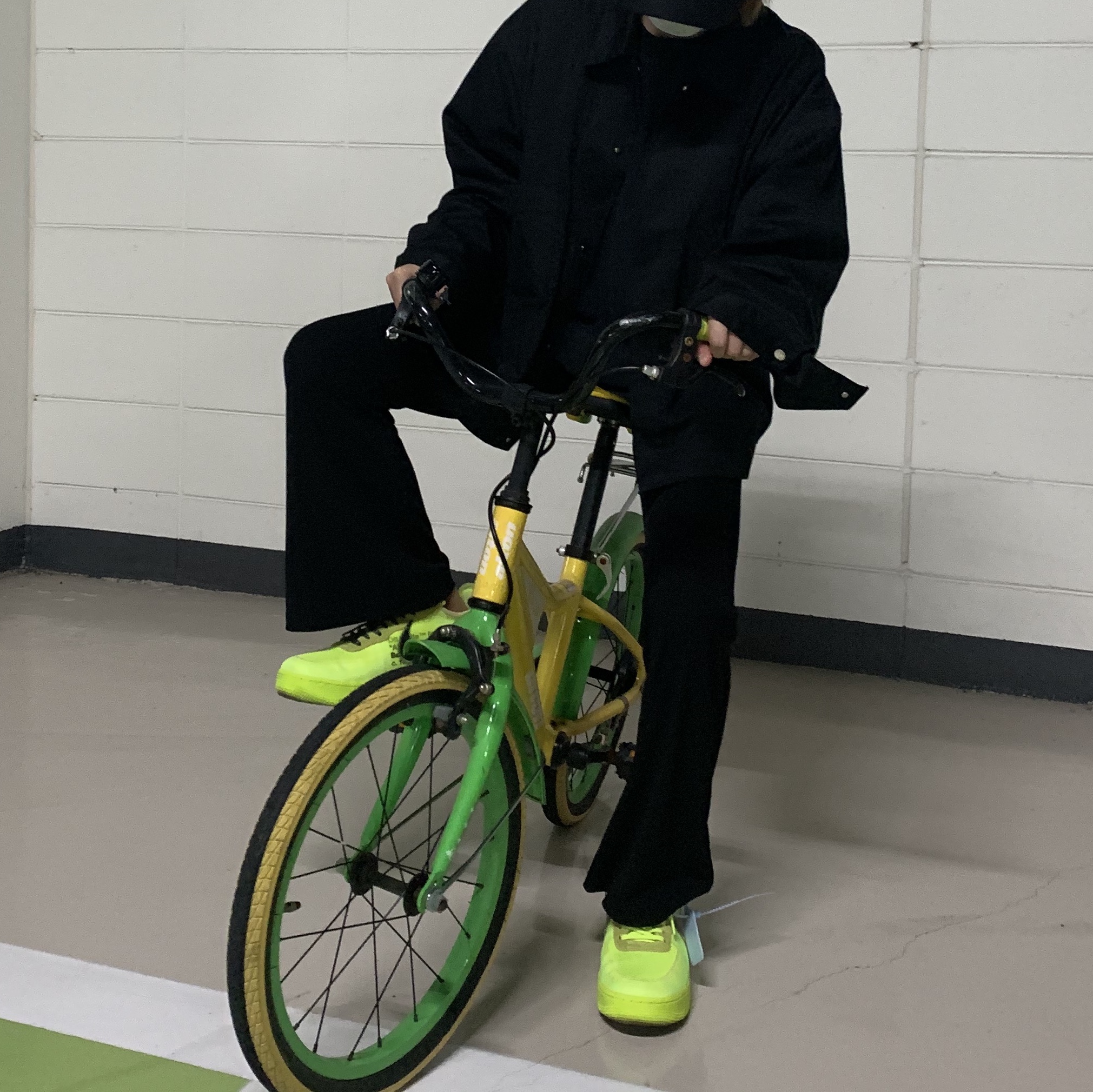 Nike x Off-White Air Force 1 Low Volt 착용 스타일
