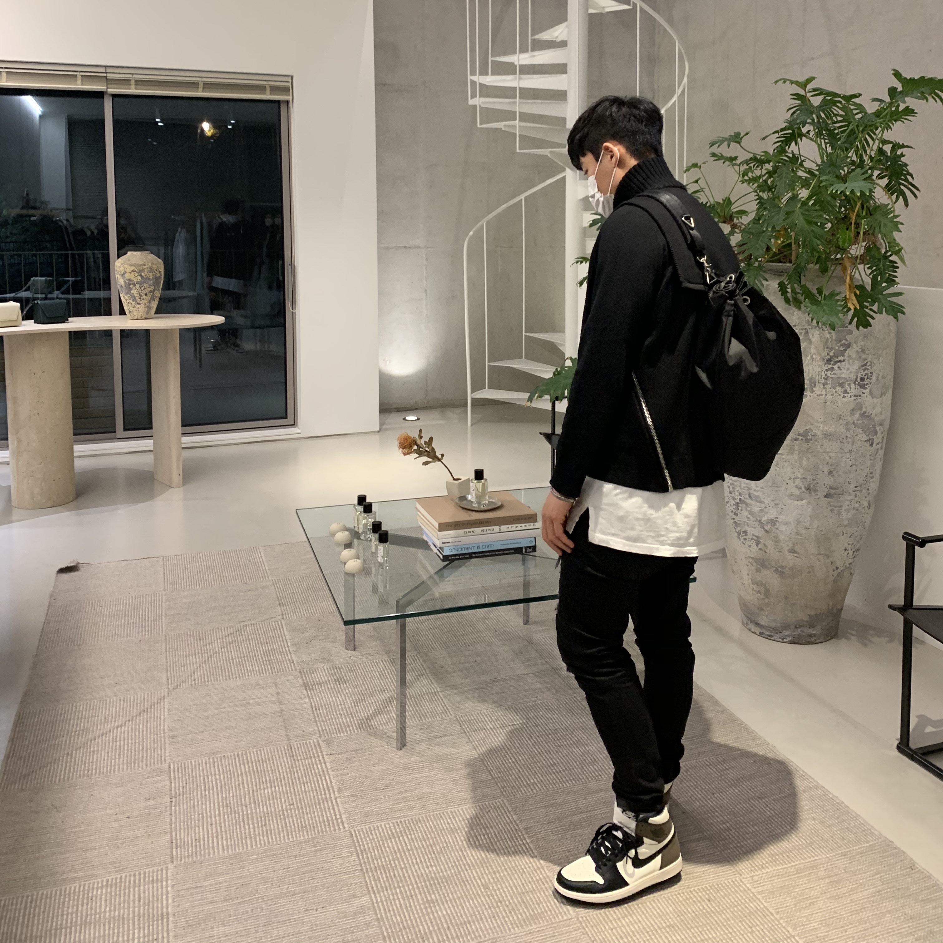 Jordan 1 Retro High OG Black Mocha 착용 스타일