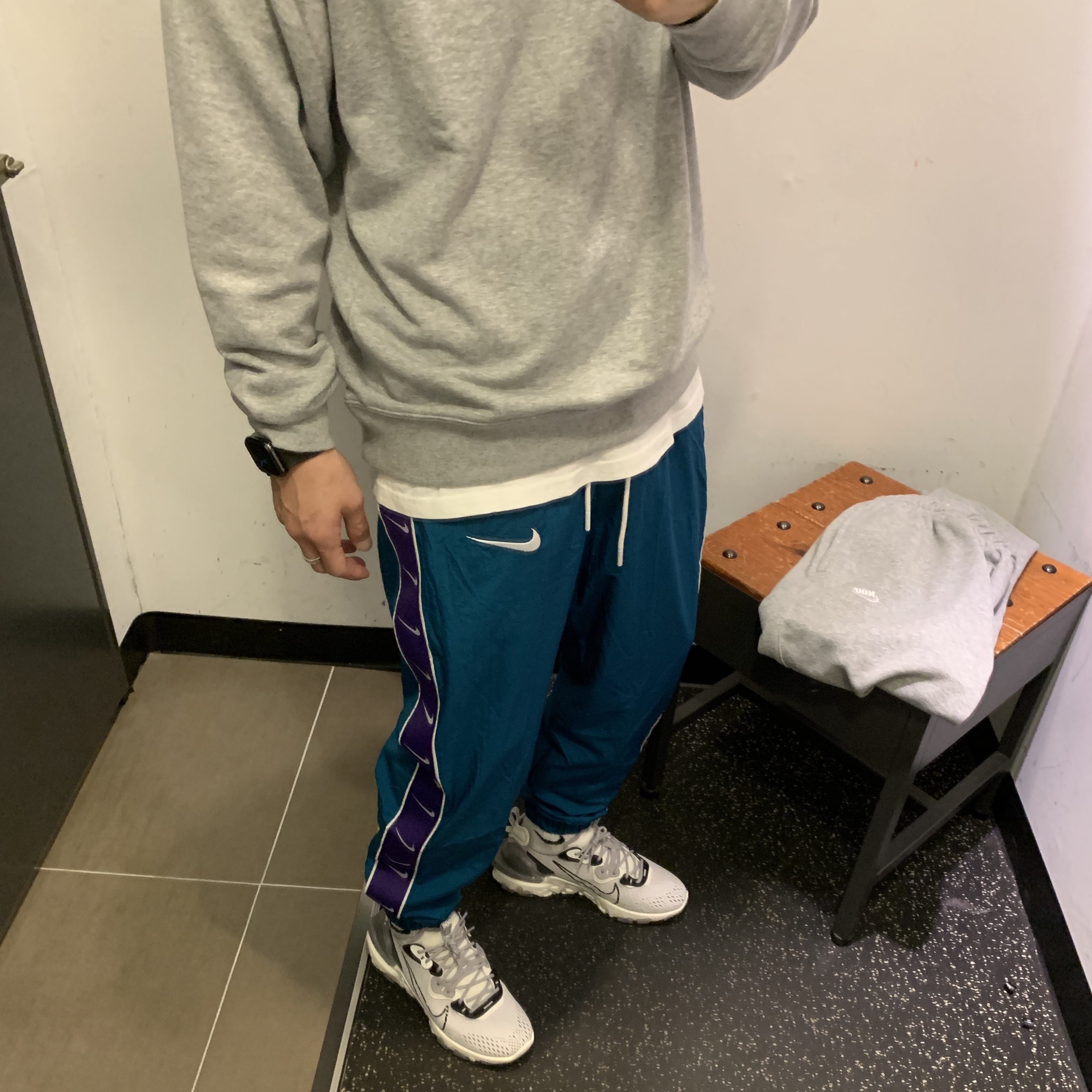 Nike React Vision Gravity Purple Volt 착용 스타일