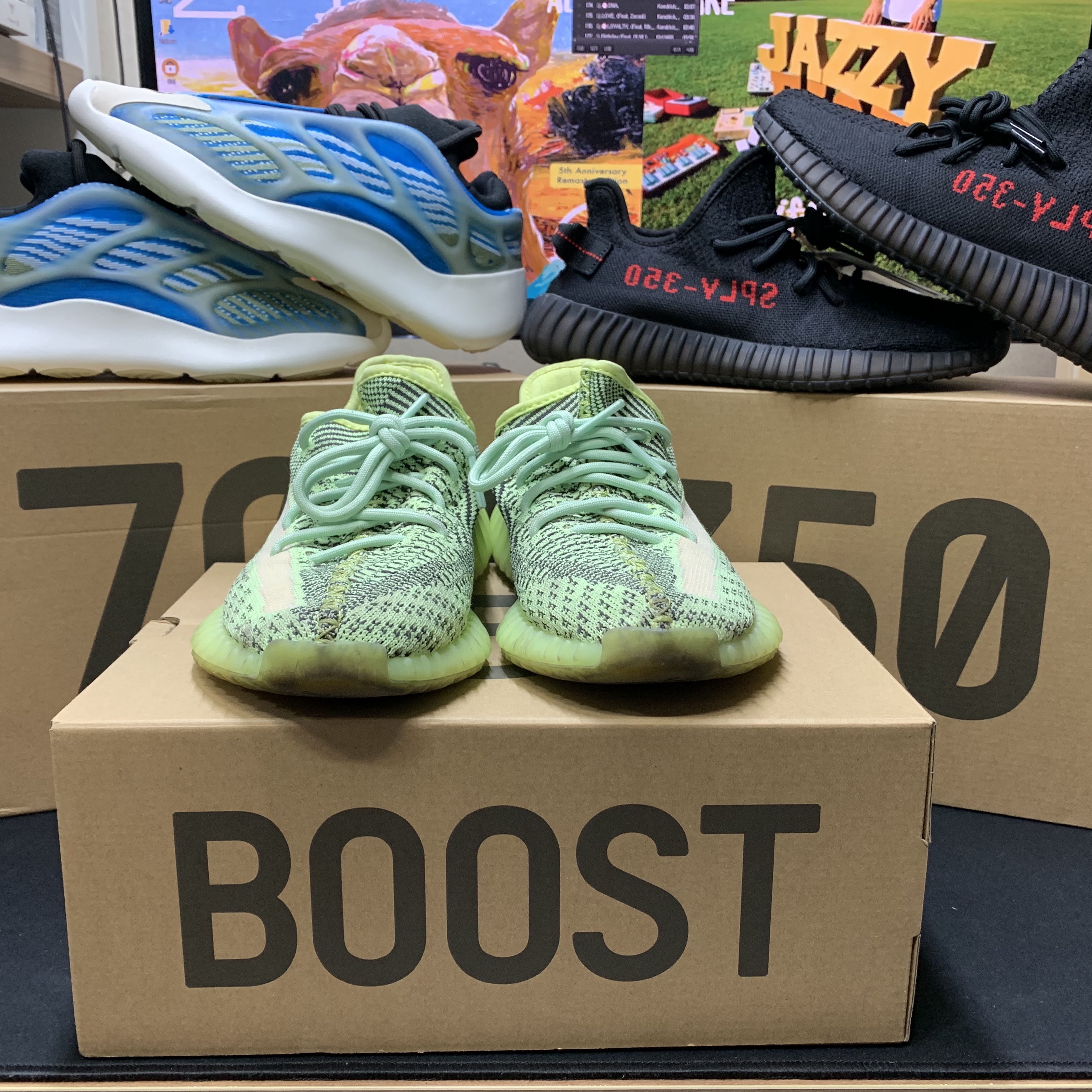 Adidas Yeezy Boost 350 V2 Yeezreel - Non-Reflective, Adidas Yeezy Boost 350 V2 Black Red 2020 착용 스타일