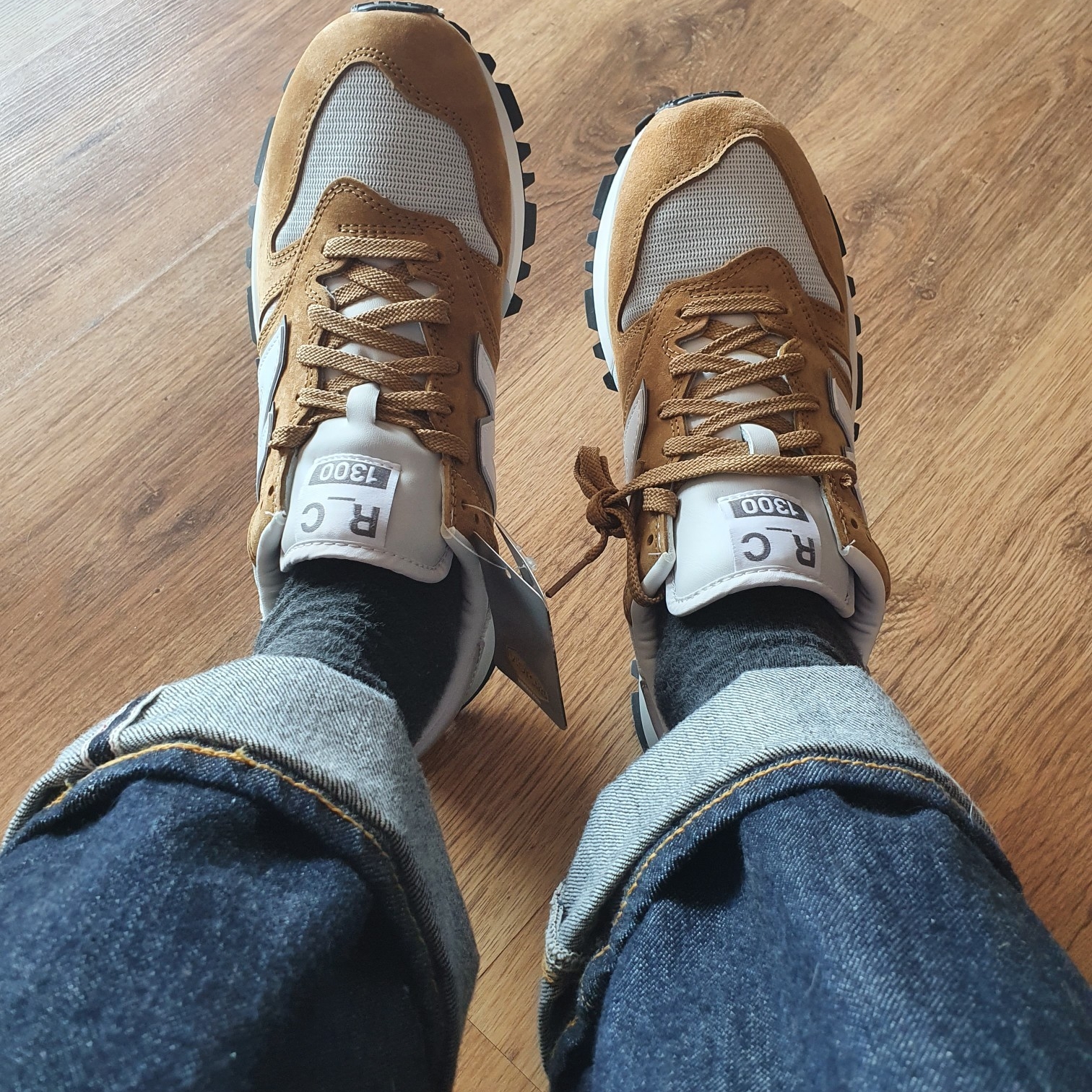 New Balance R_C 1300 Workwear Brown, New Balance 574 Grey Day (1300JP) 착용 스타일 - 1