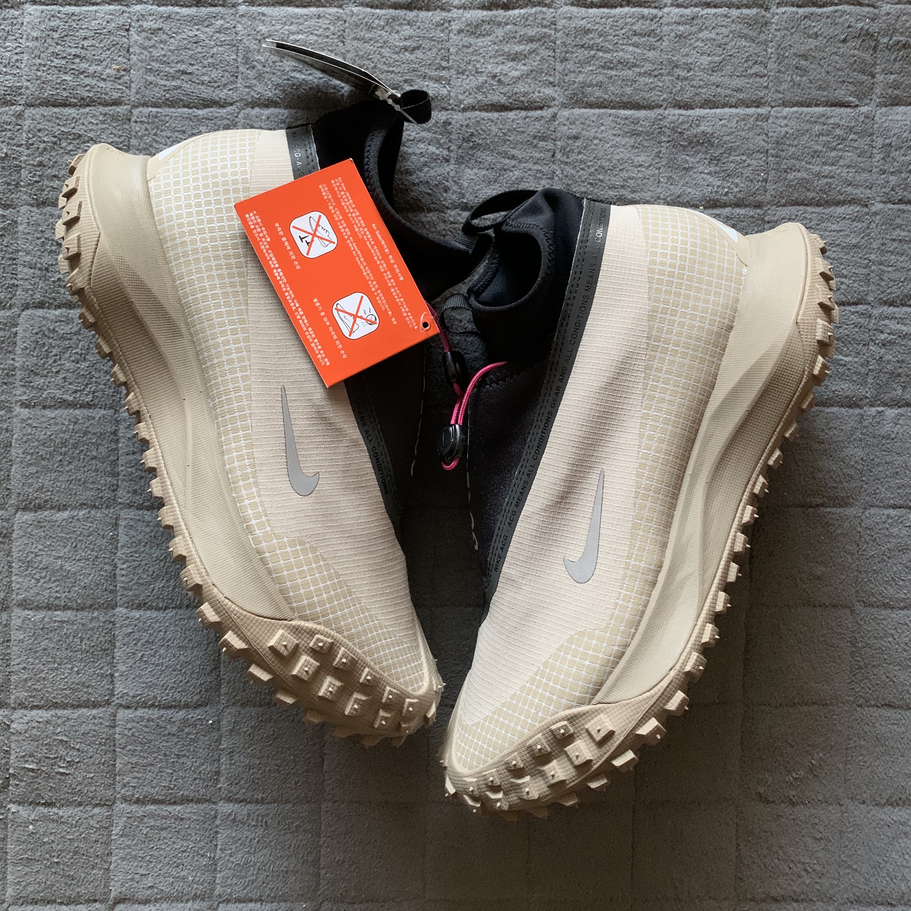Nike ACG Mountain Fly Gore-Tex Khaki 착용 스타일