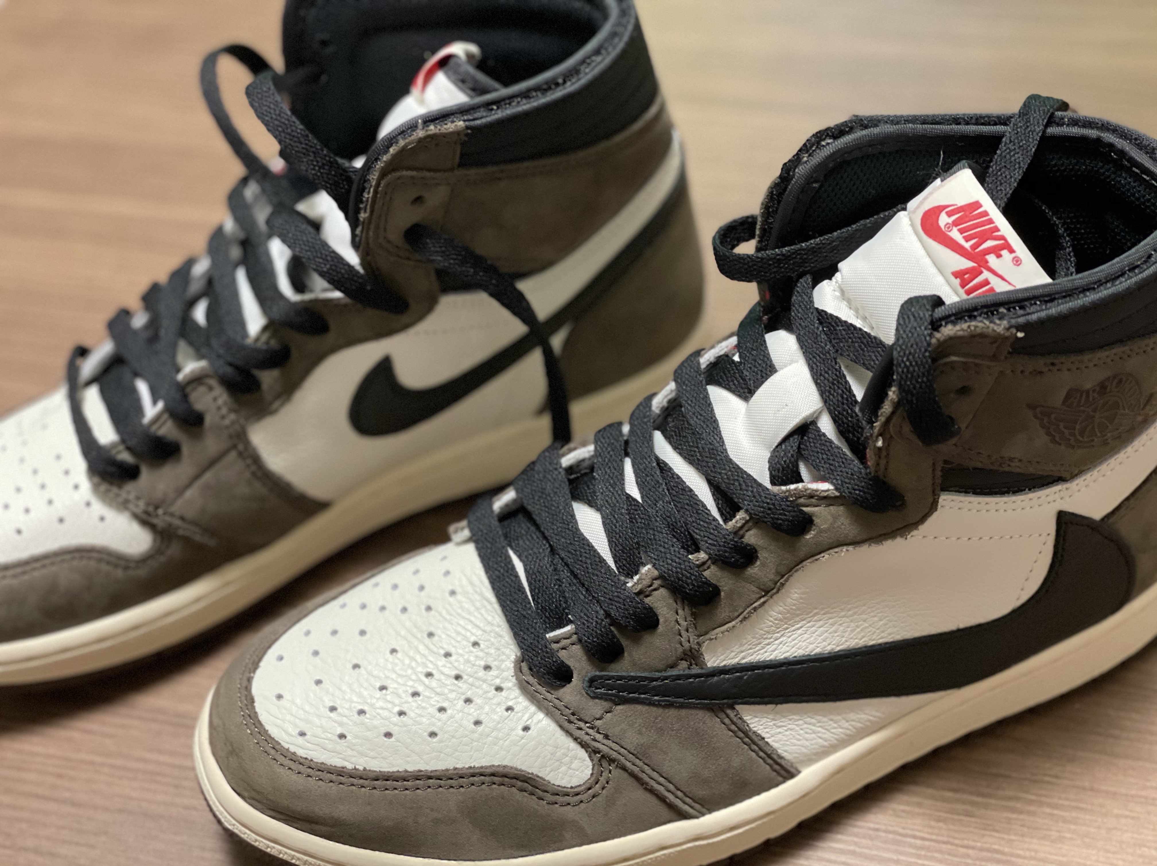 Jordan 1 x Travis Scott Retro High OG SP Mocha 착용 스타일