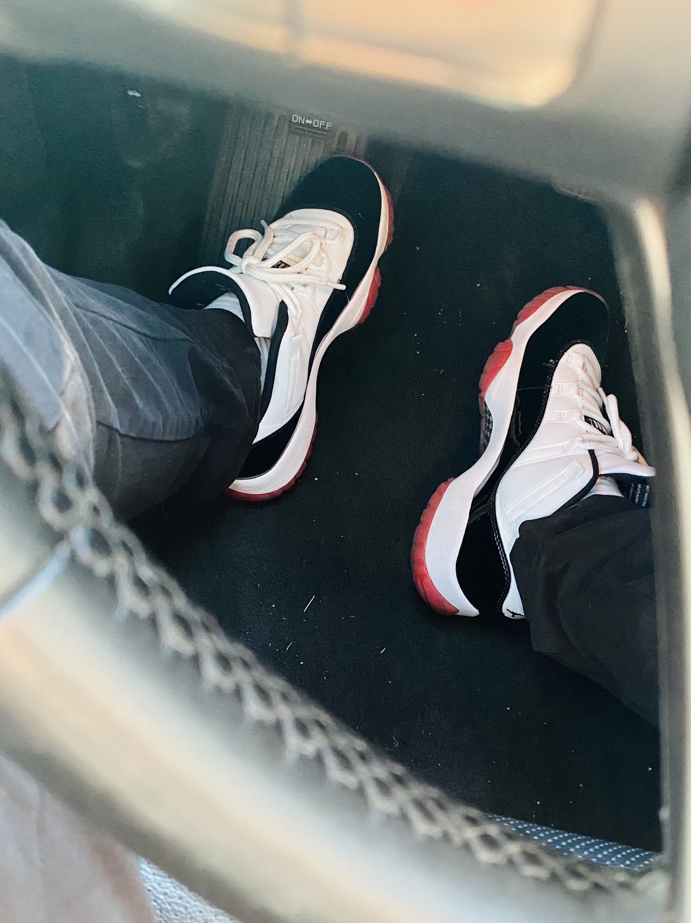 Jordan 11 Retro Low Concord Bred 착용 스타일
