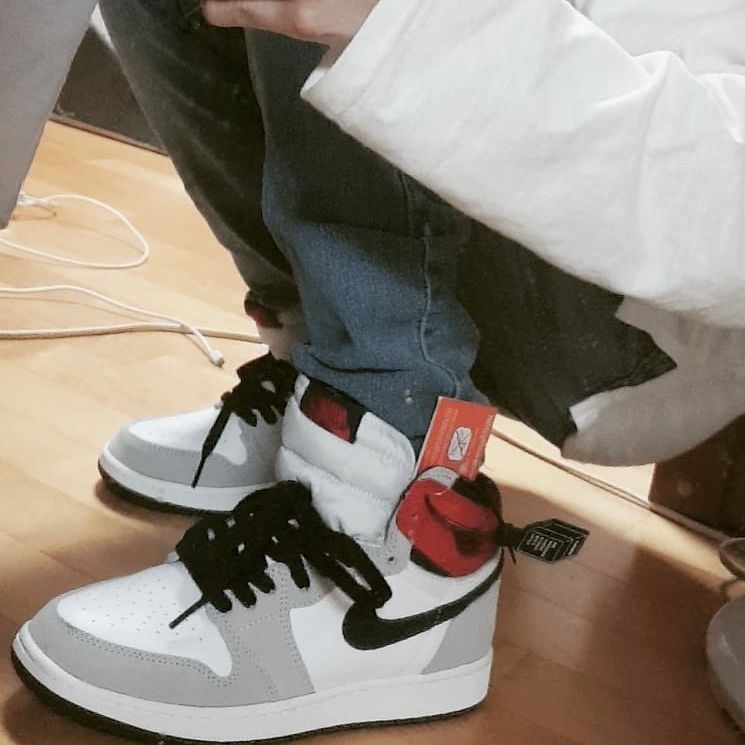 (GS) Jordan 1 Retro High OG Light Smoke Grey 착용 스타일