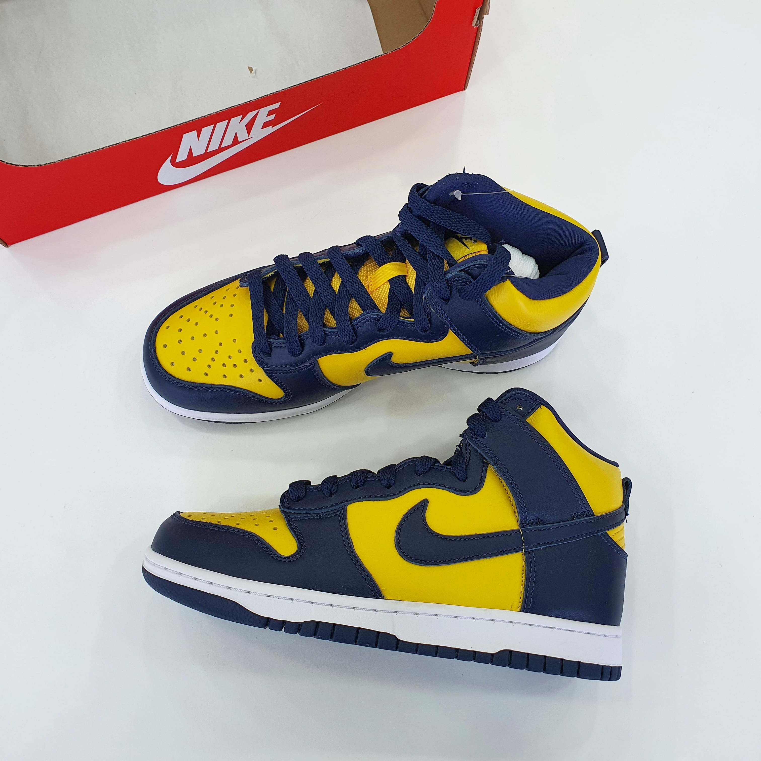 Nike Dunk High SP Maize & Blue 착용 스타일