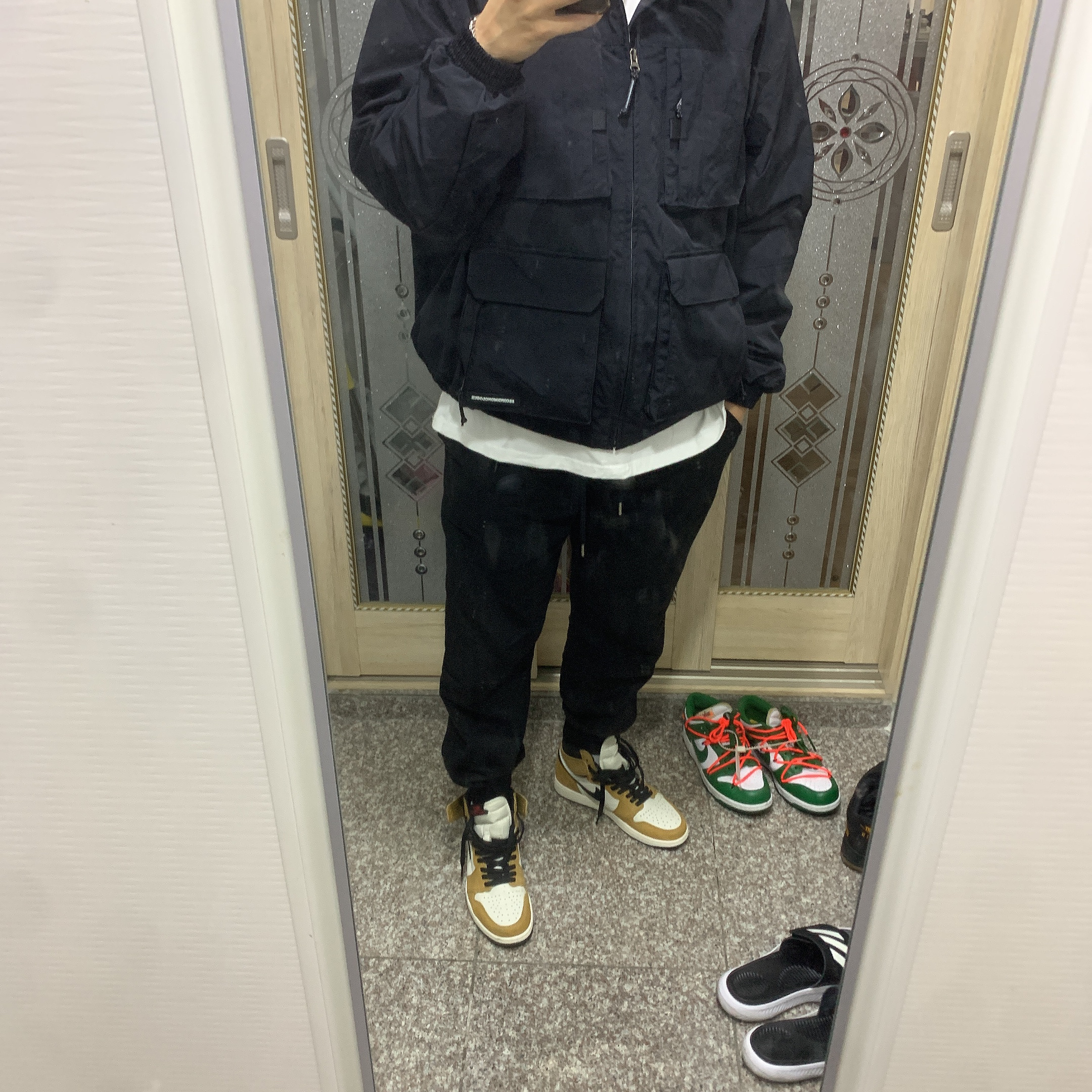 Jordan 1 Retro High Rookie of the Year, Nike x Off-White Dunk Low Pine Green 착용 스타일