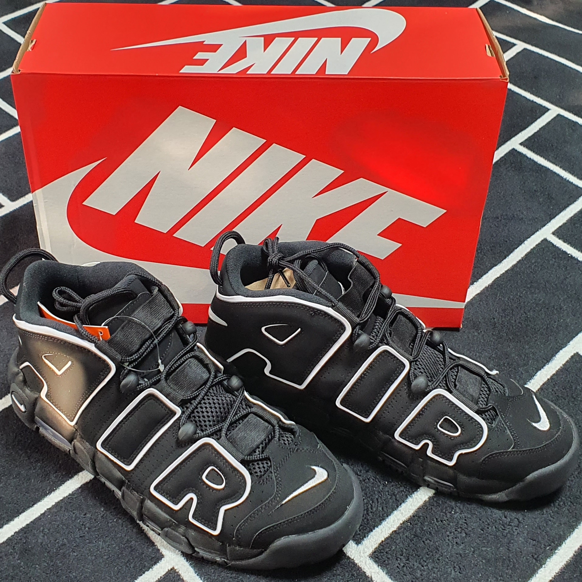 Nike Air More Uptempo Black White 2020 착용 스타일