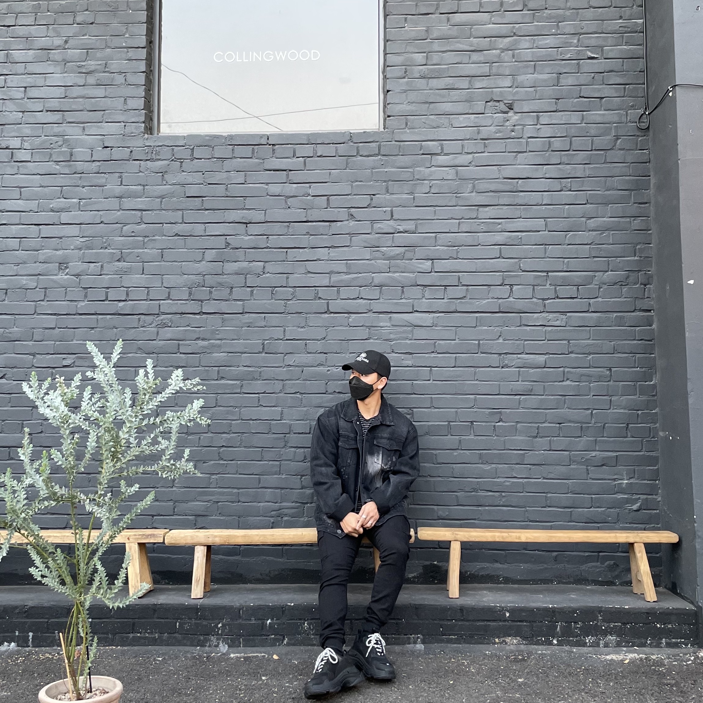 Balenciaga Triple S Sneakers Black 2020 착용 스타일
