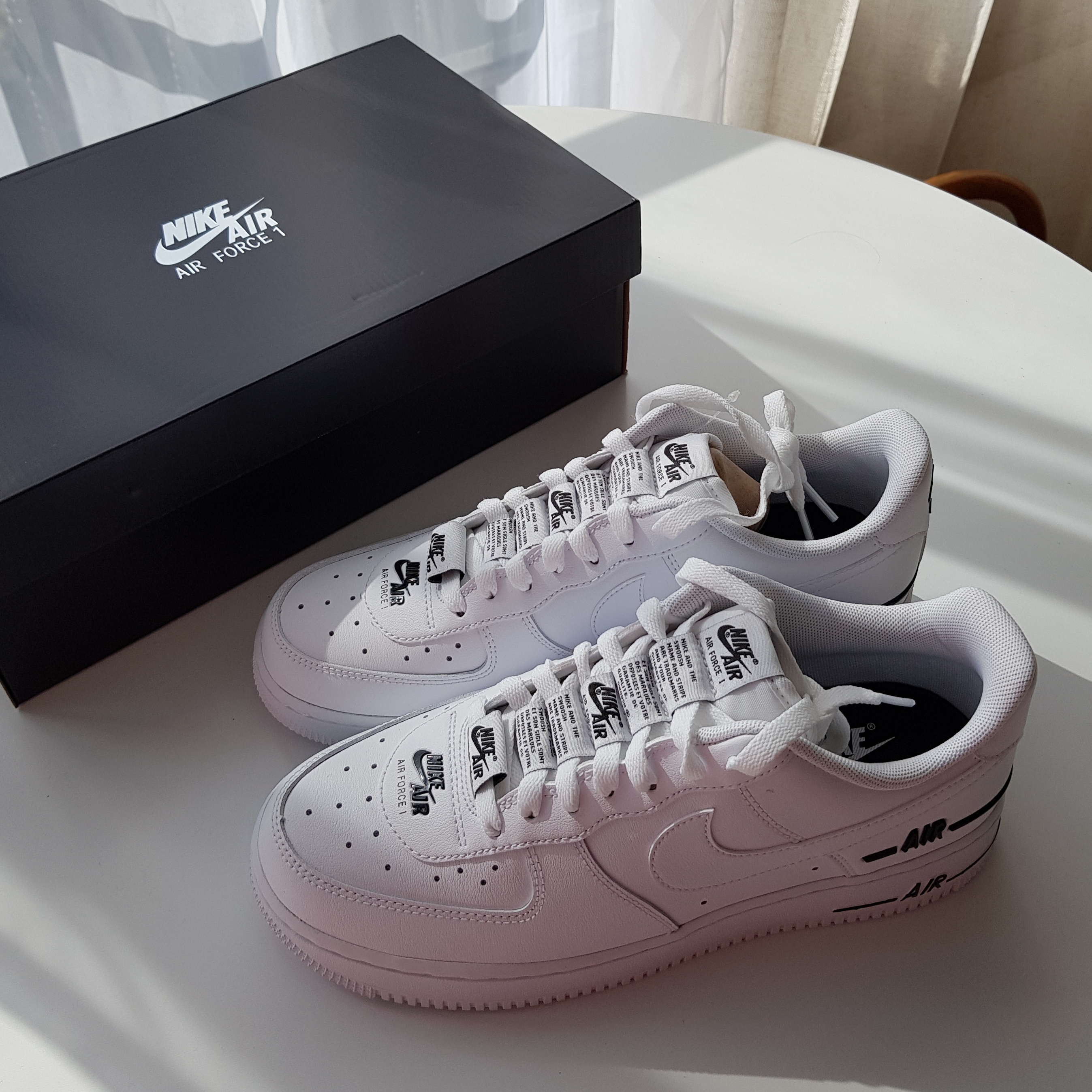 Nike Air Force 1 '07 Low Added Air White 착용 스타일