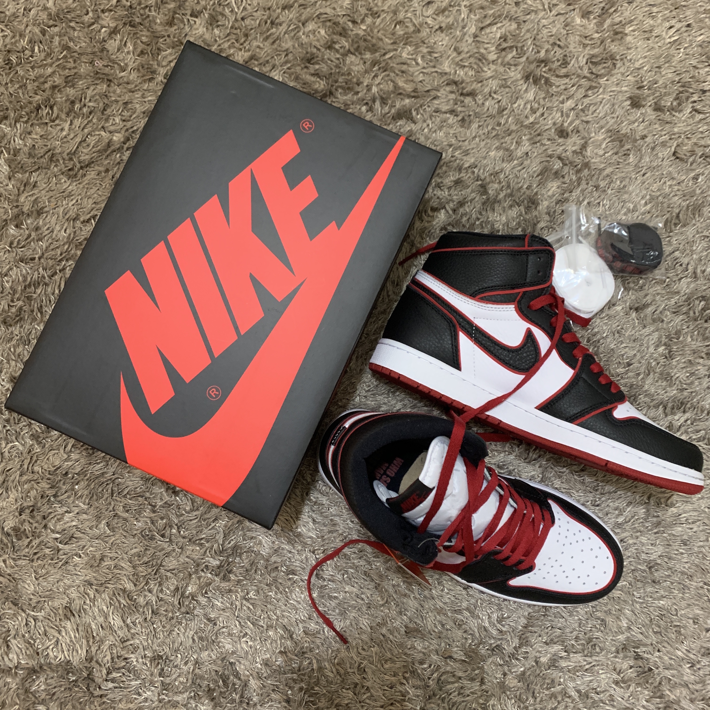 Jordan 1 Retro High OG Bloodline 착용 스타일