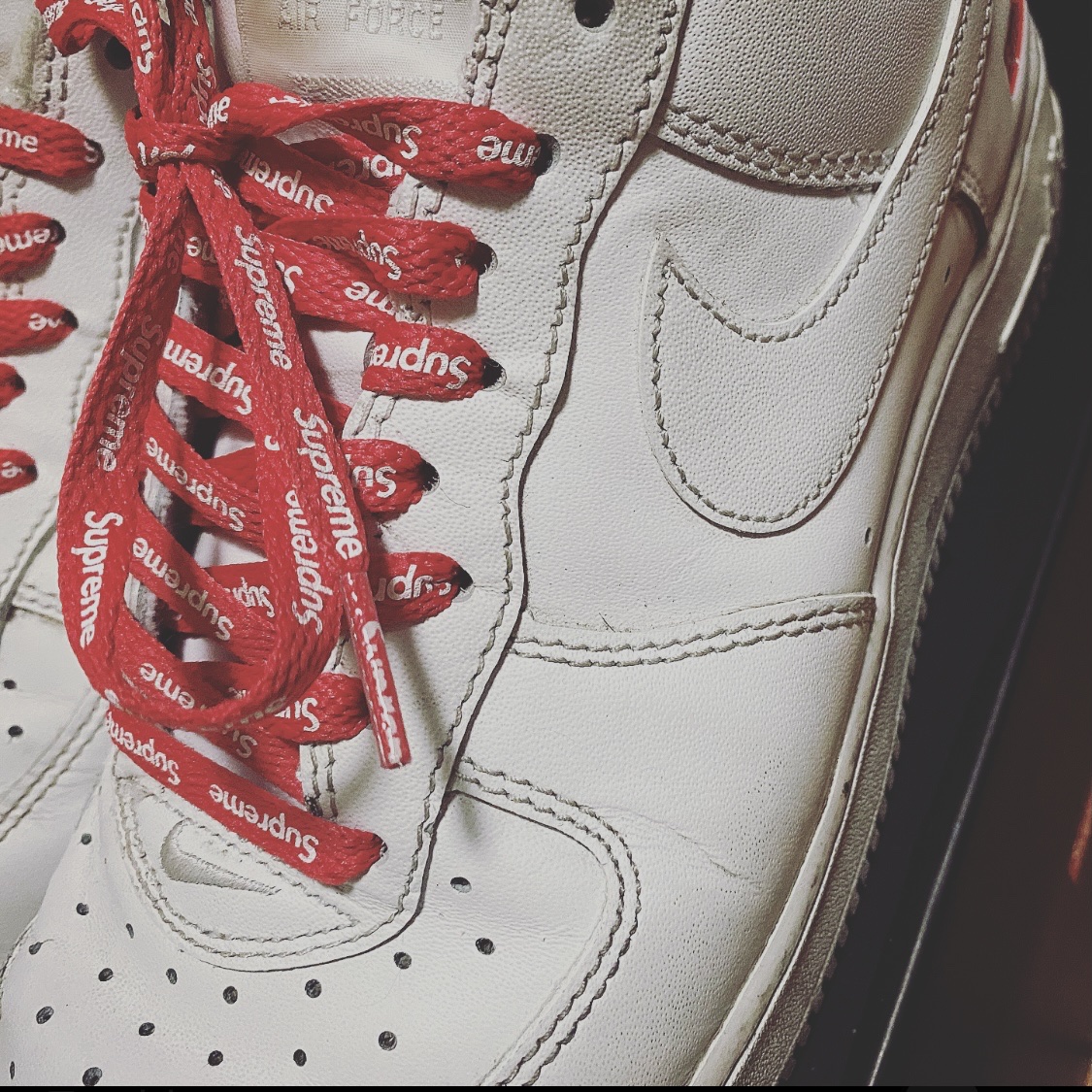 Nike x Supreme Air Force 1 Low White 착용 스타일