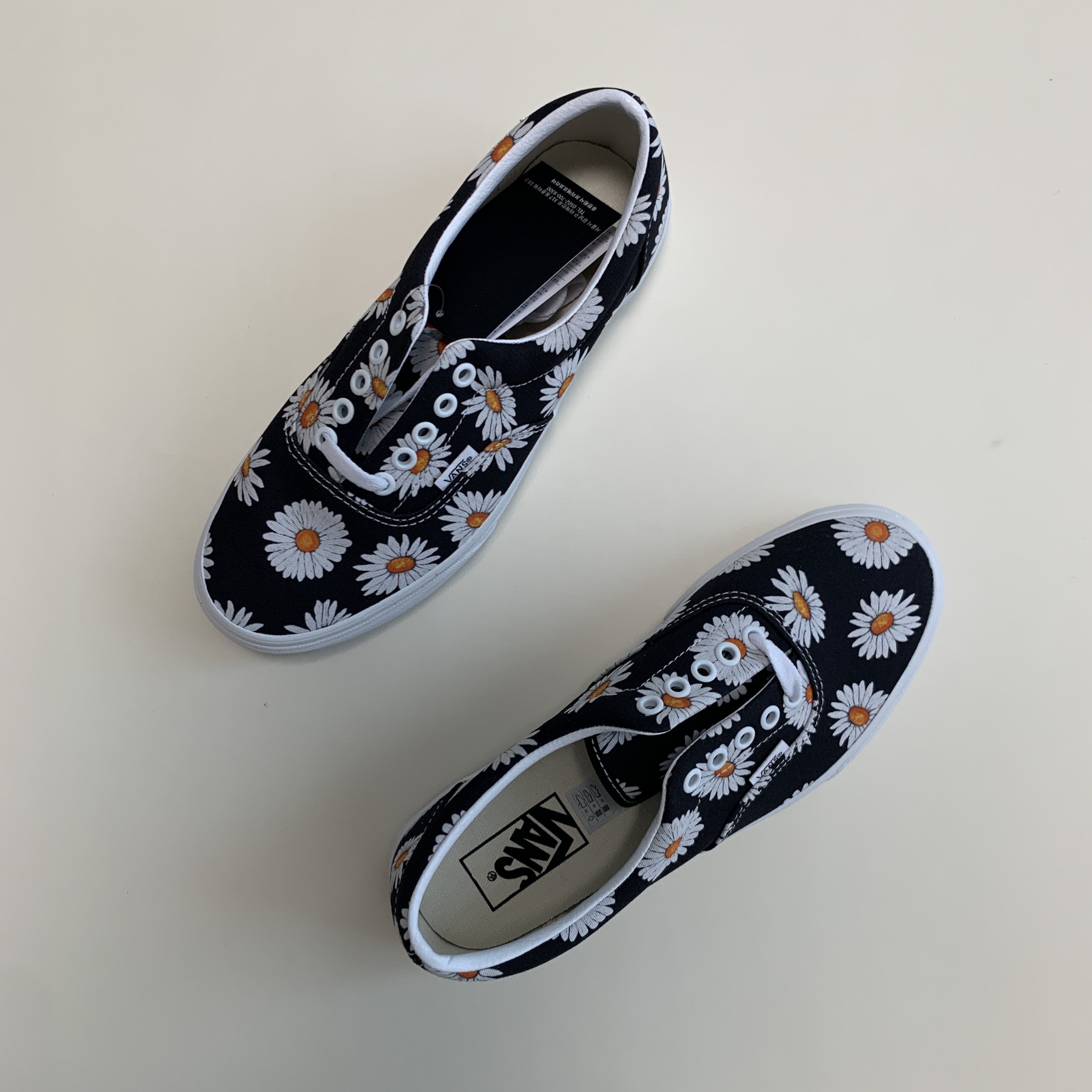Vans Era Big Daisies Black 착용 스타일 - 2