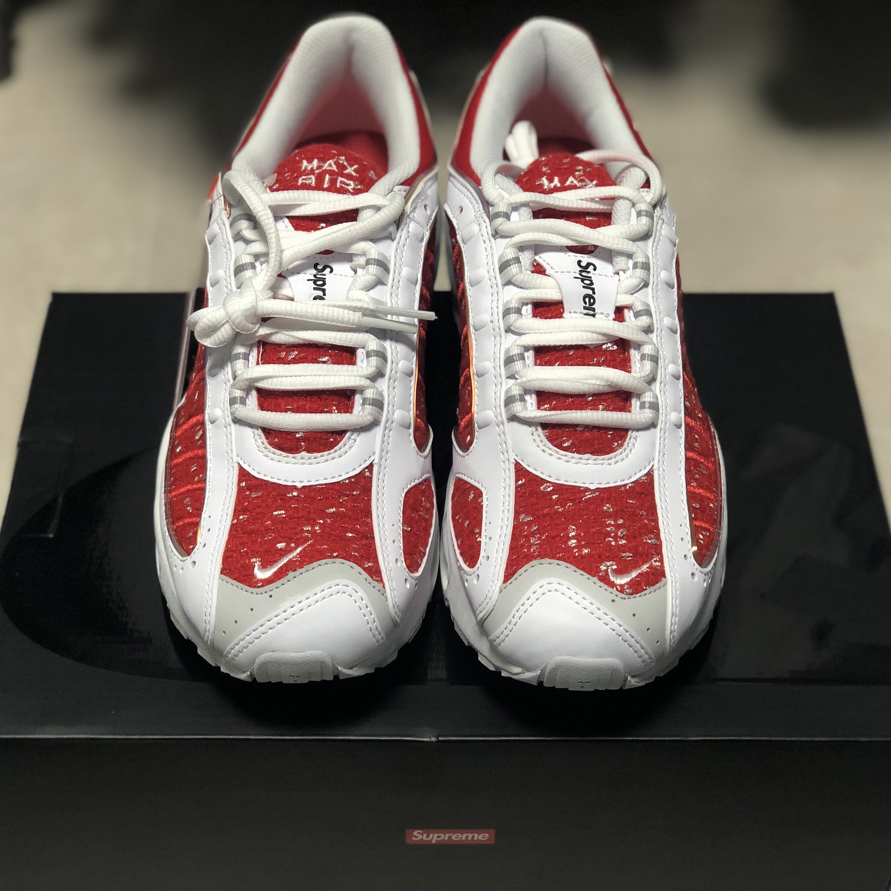Nike x Supreme Air Max Tailwind 4 White 착용 스타일 - 2