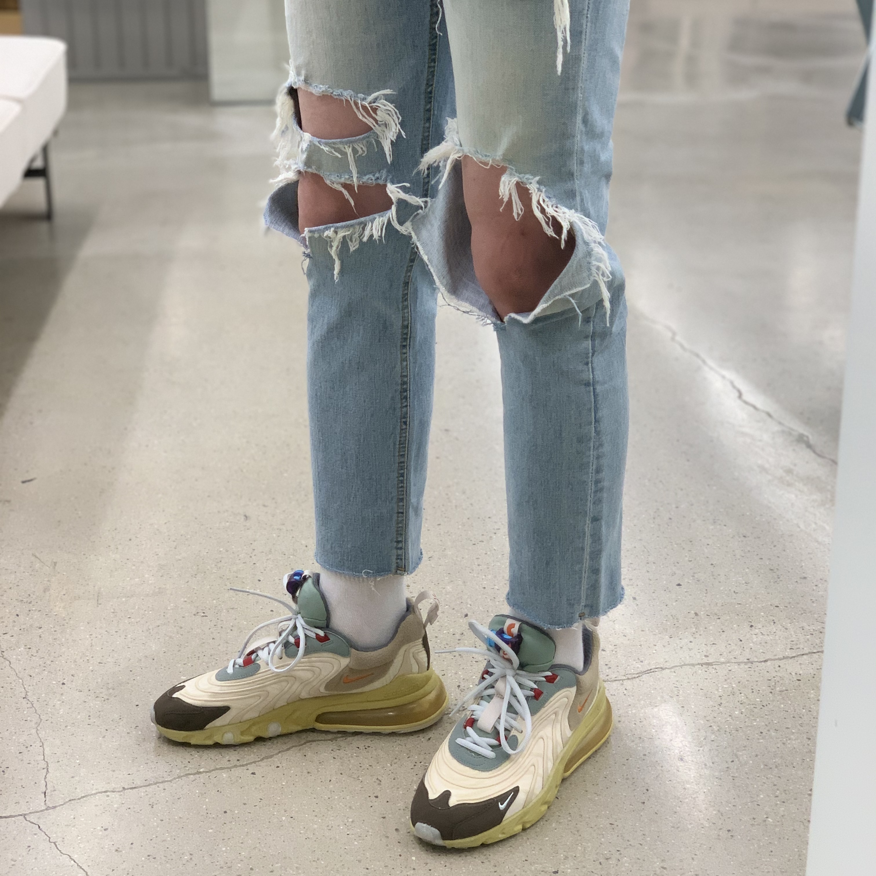 Nike x Travis Scott Air Max 270 React Cactus Trails 착용 스타일 - 2
