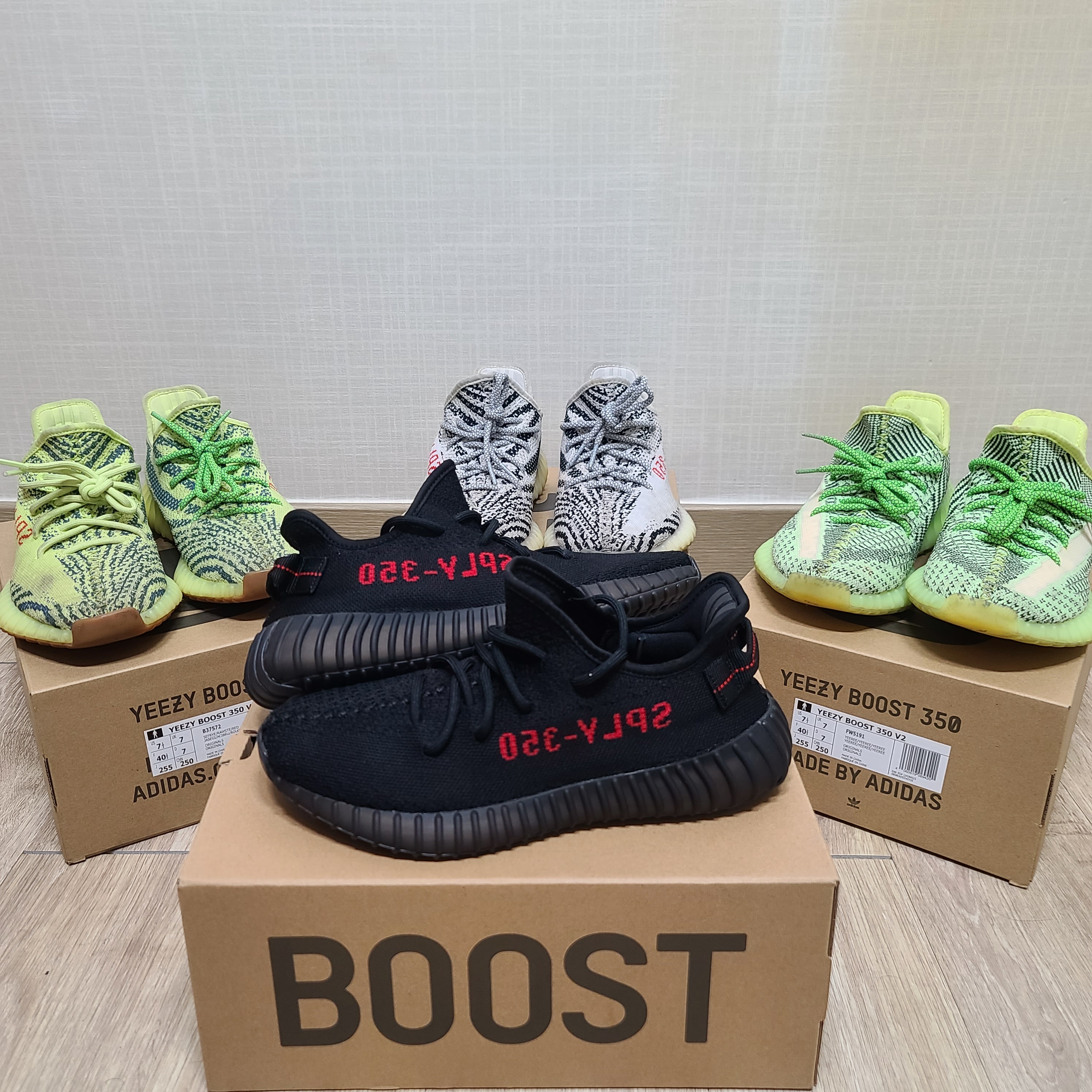 Adidas Yeezy Boost 350 V2 Black Red 2020, Adidas Yeezy Boost 350 V2 Zebra 2017/2019/2020 착용 스타일 - 4