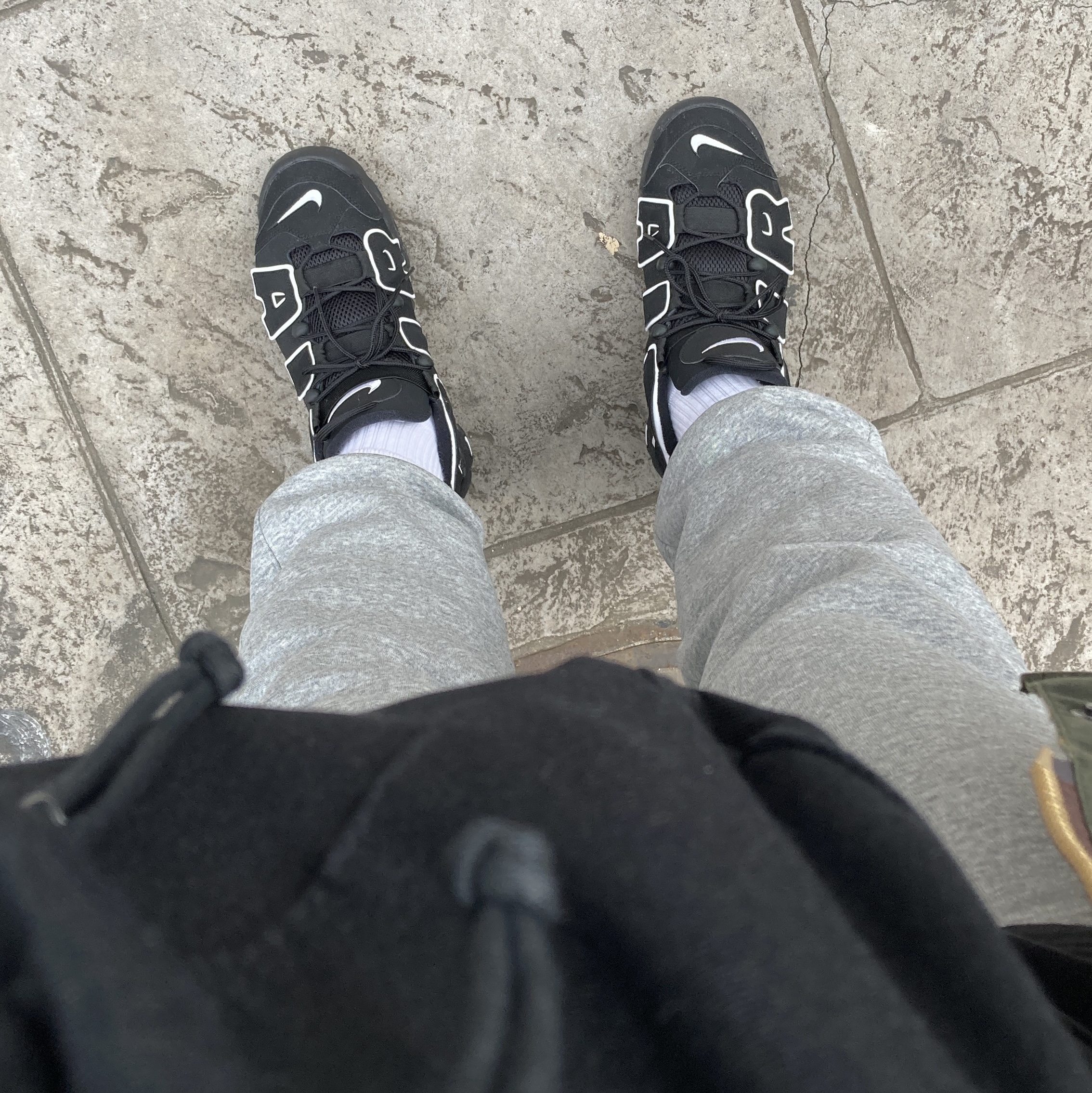 Nike Air More Uptempo Black White 2020 착용 스타일