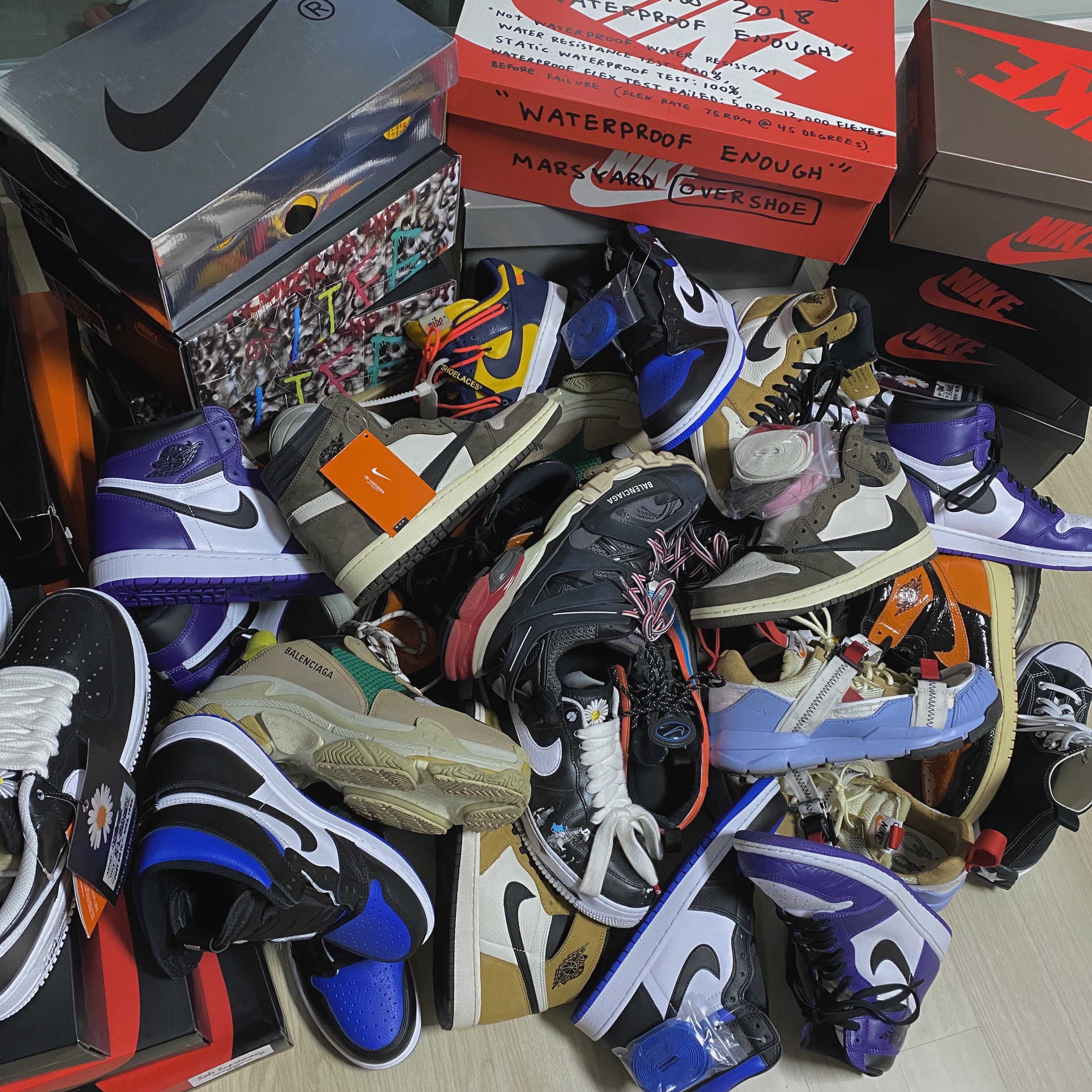 Nike x Peaceminusone Air Force 1 Low Para-Noise, Jordan 1 Retro High OG Royal Toe μ°©μ© μ€νμΌ